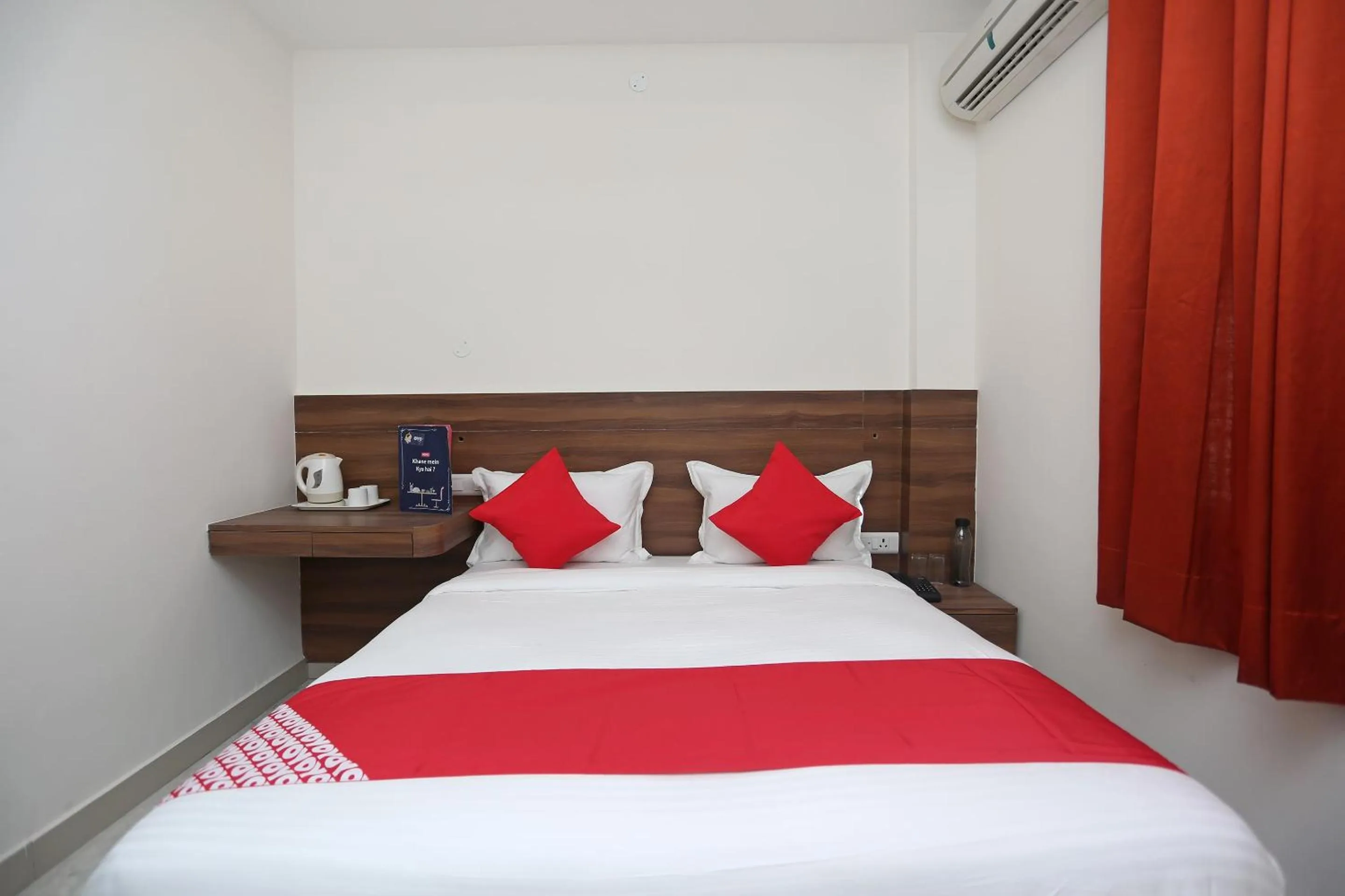 Bedroom, Bed in Hotel O Tulip Inn