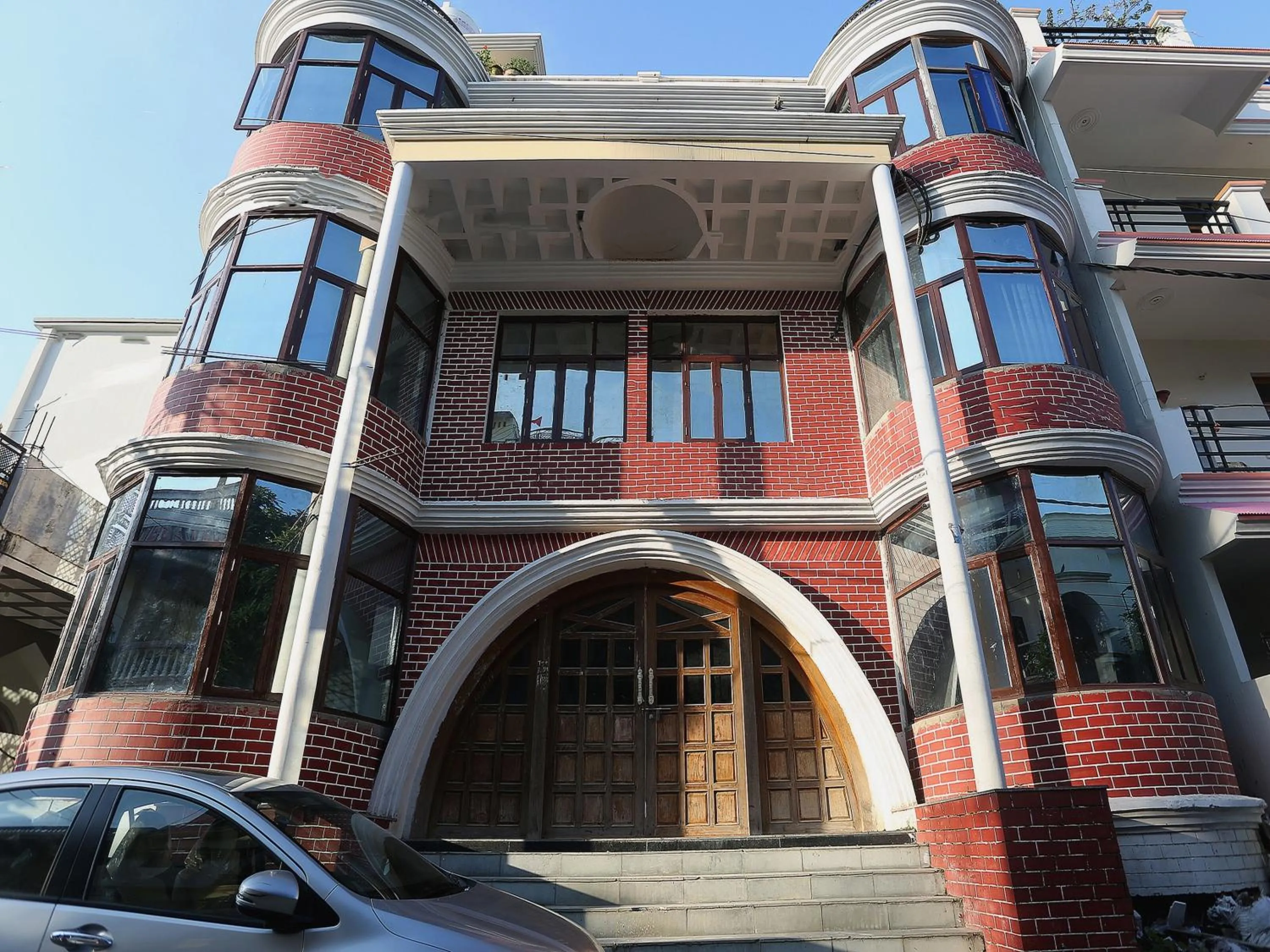 Facade/entrance in Super Hotel O Tulip Inn