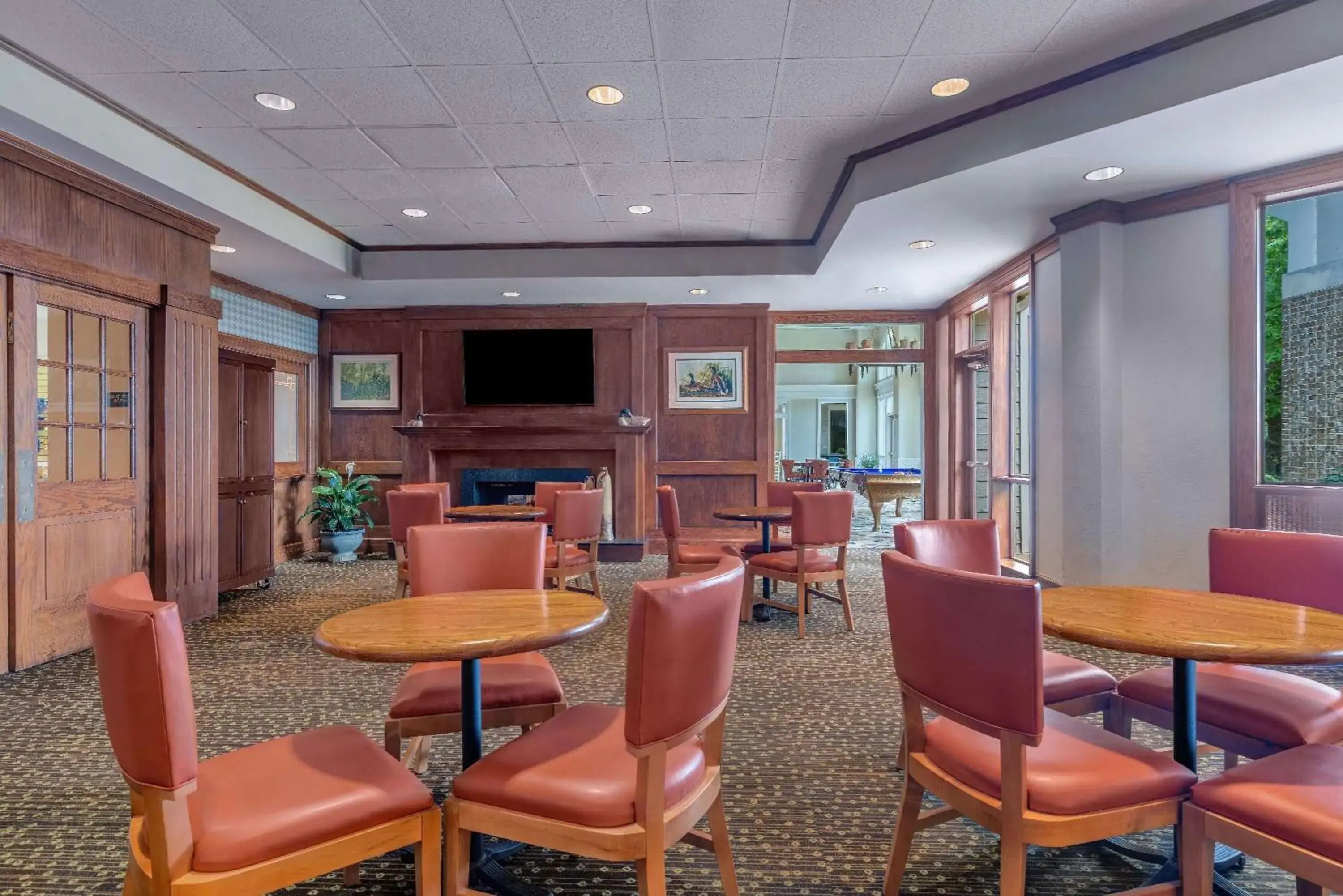 Lounge or bar in Cypress Bend Resort, a Wyndham Hotel Lounge or bar in Cypress Bend Resort, a Wyndham Hotel