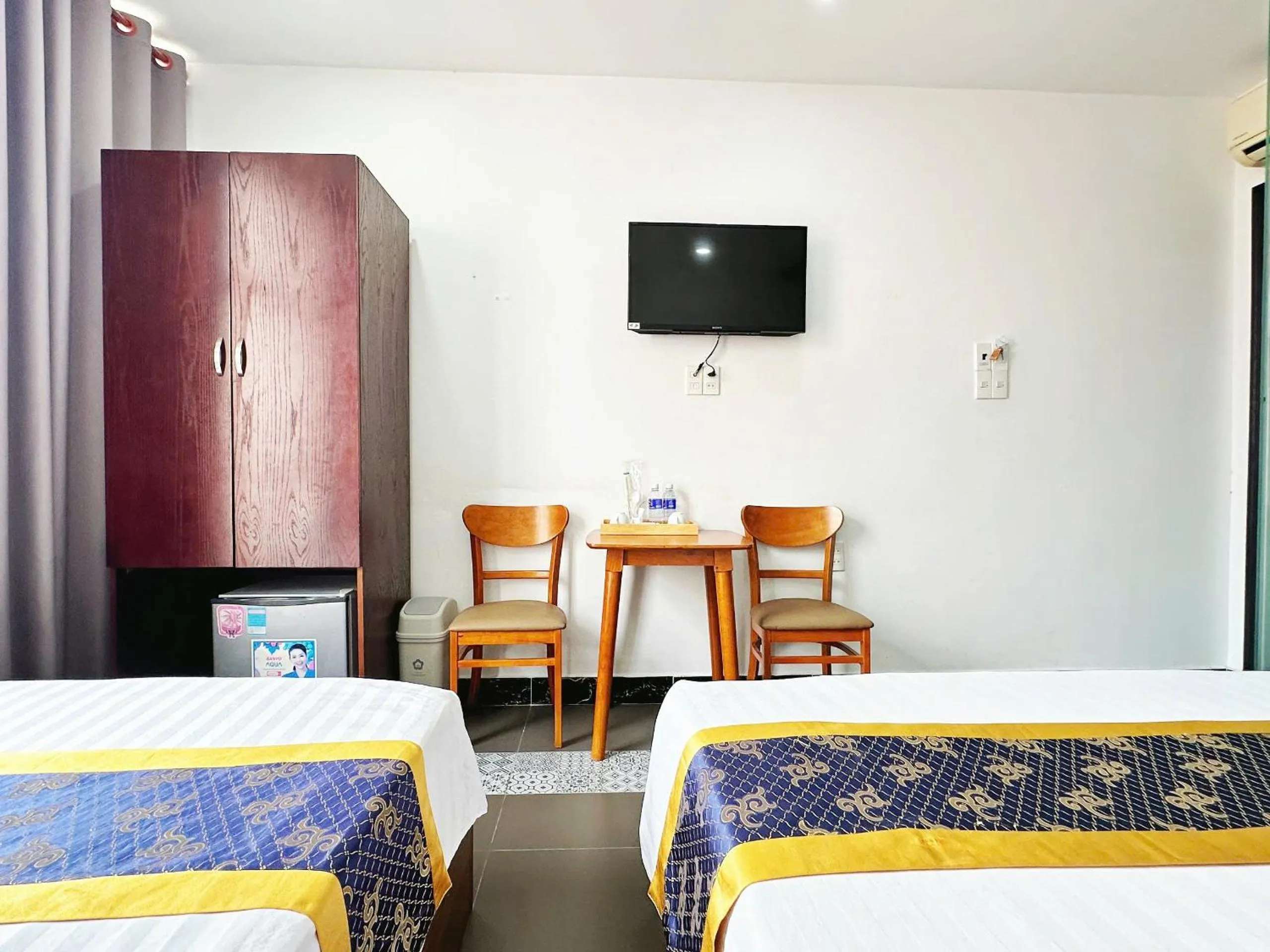 Property building, Bed in K&T Hotel - Sân Bay Tân Sơn Nhất