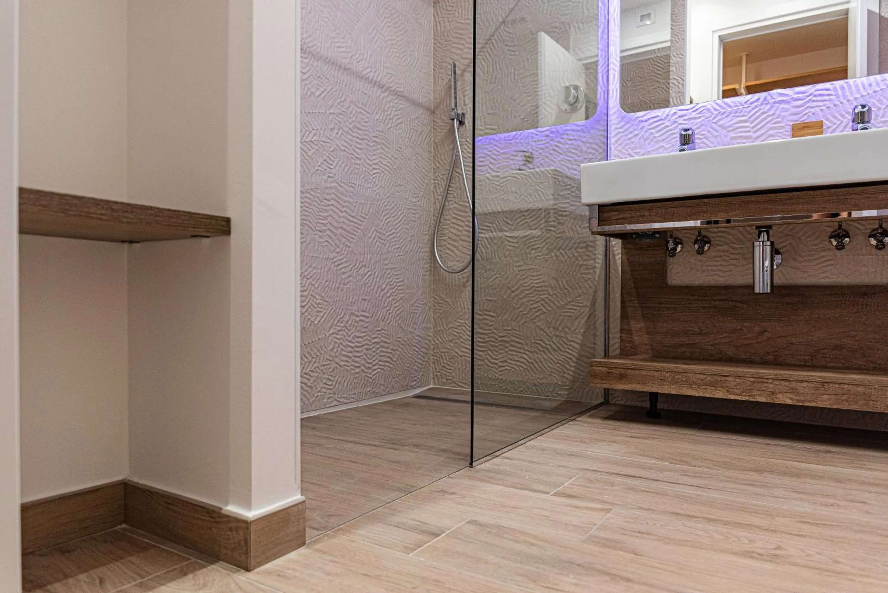 Shower in Suite du Parc & Hotel