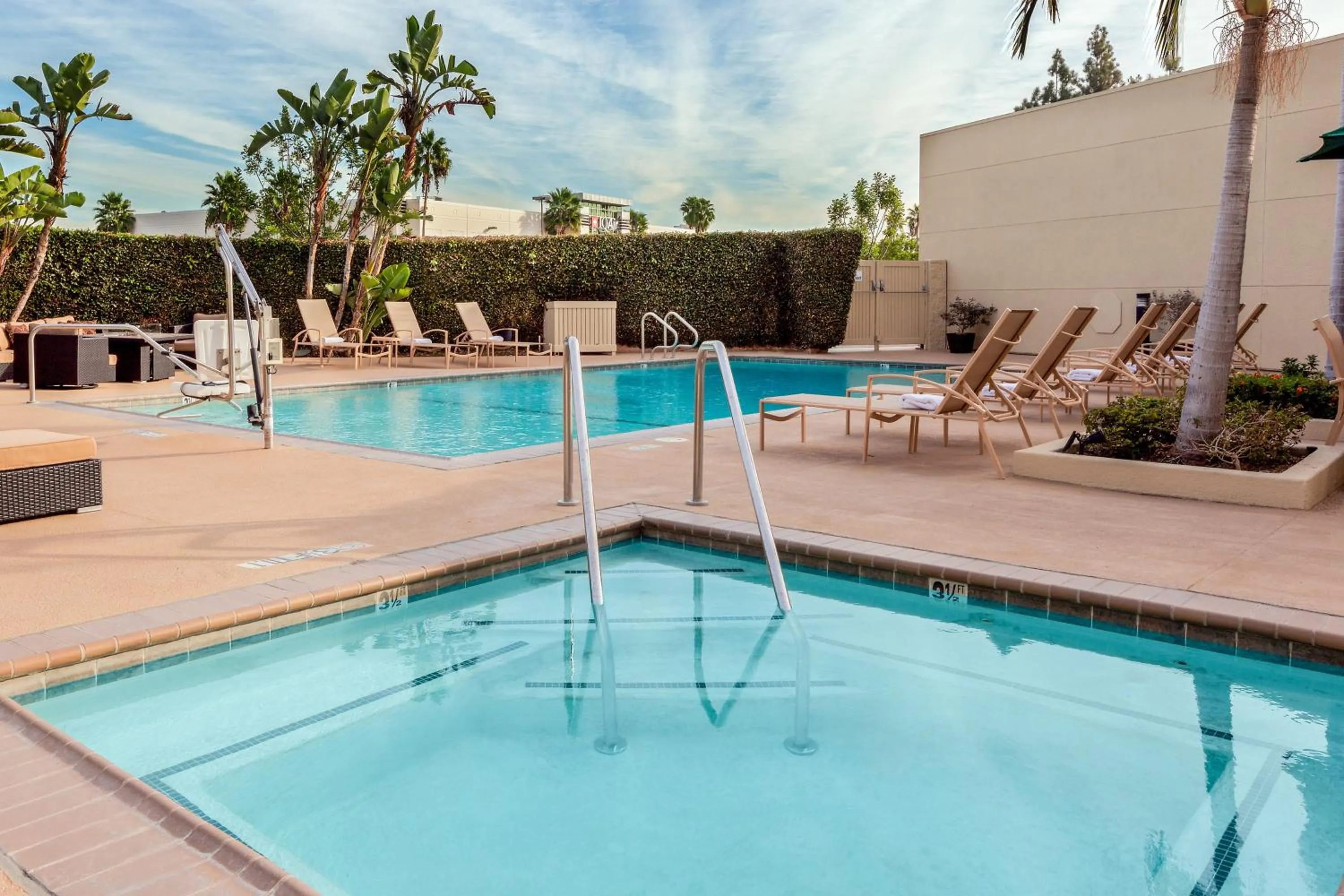 Swimming pool in Holiday Inn La Mirada Buena Park by IHG
