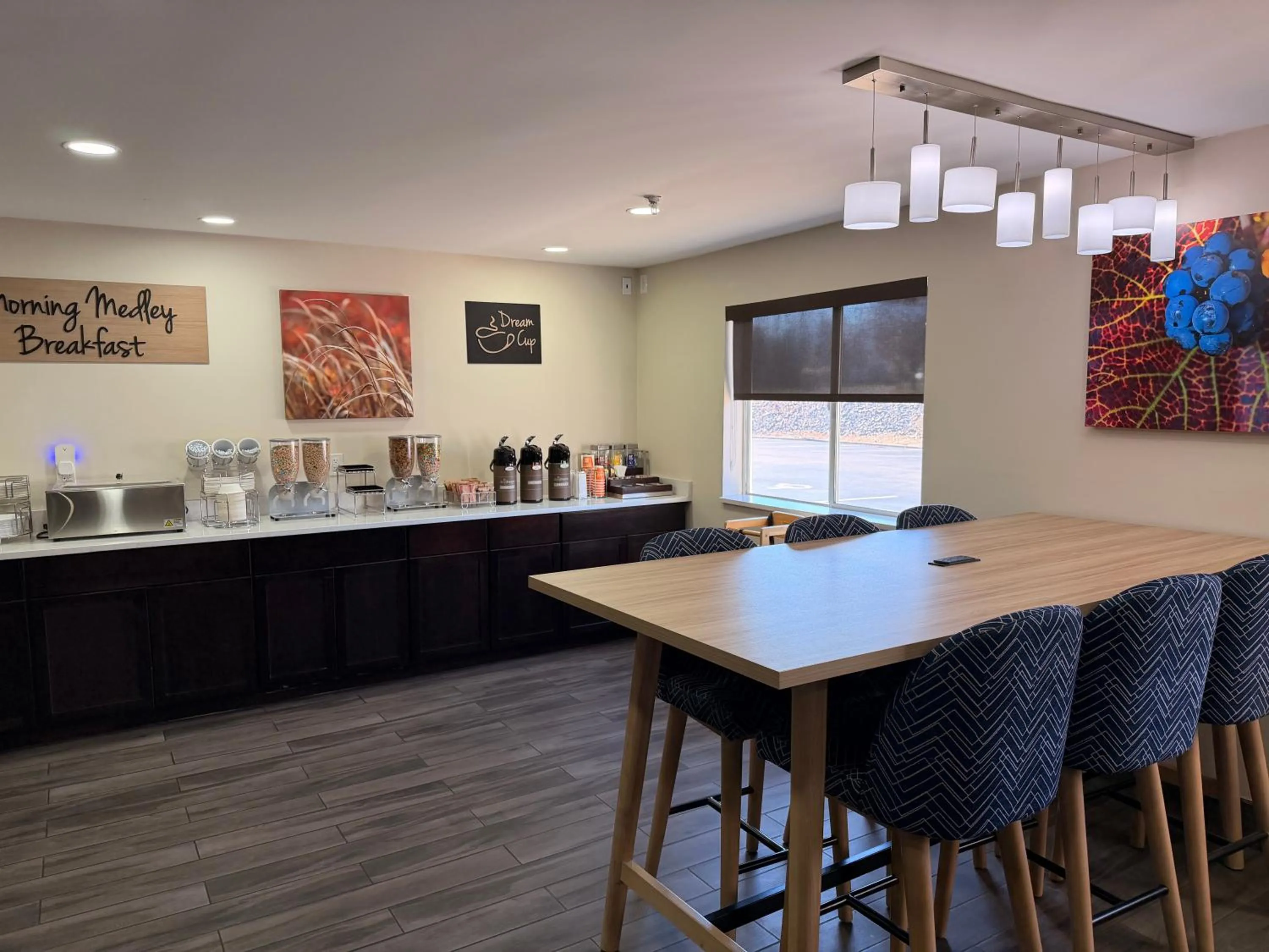 Breakfast in College Inn