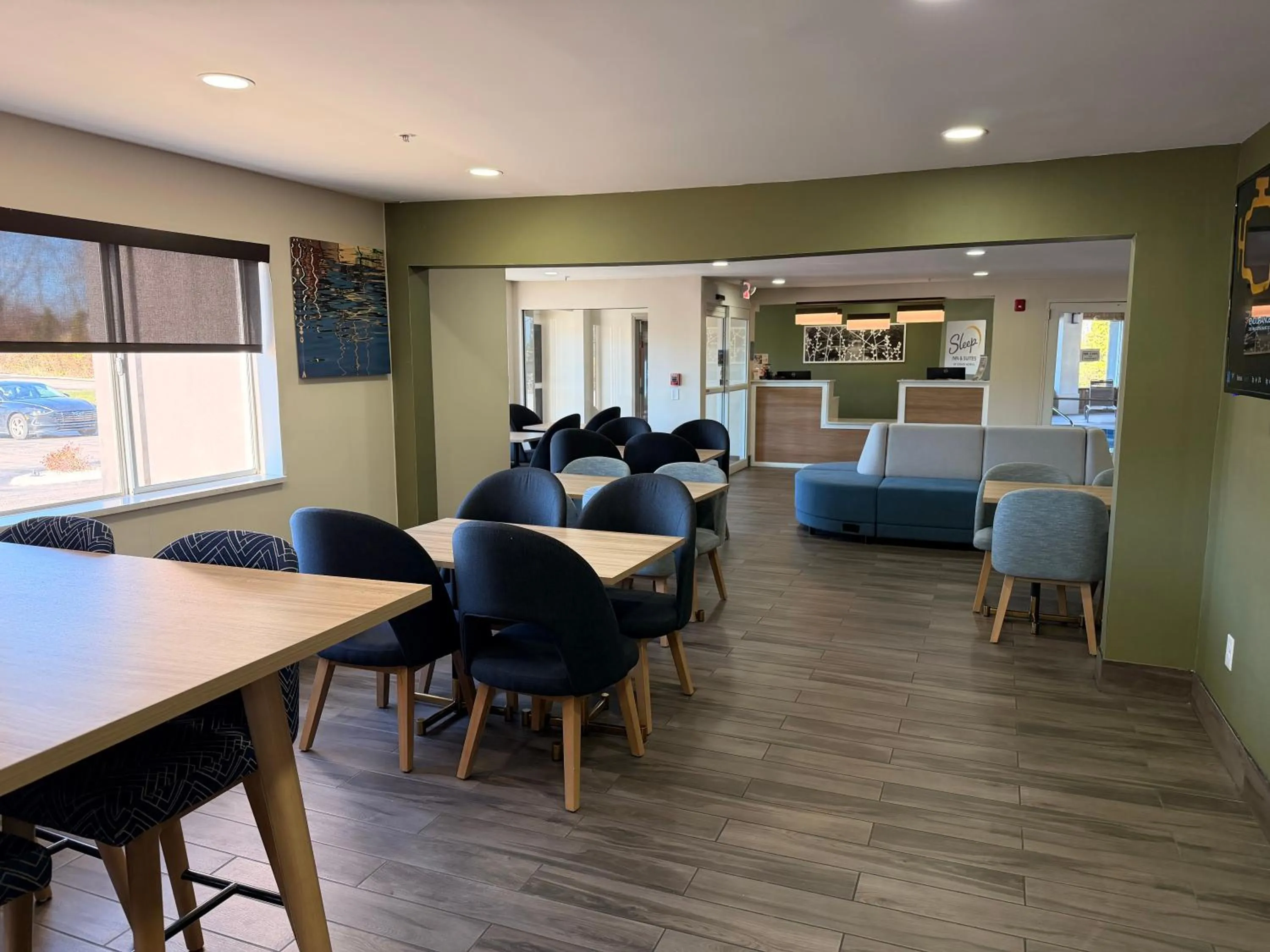 Breakfast in College Inn