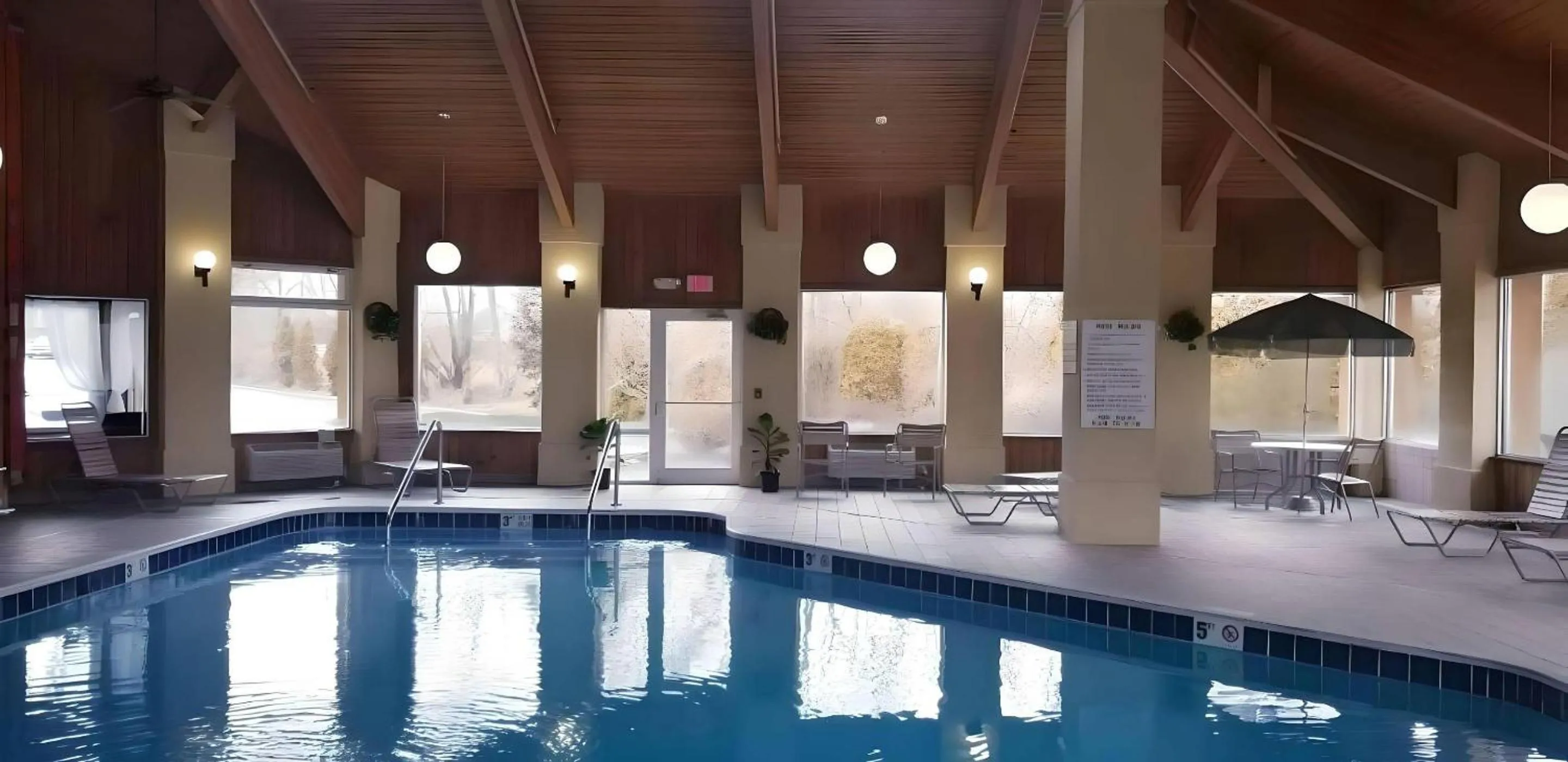 Swimming pool in College Inn