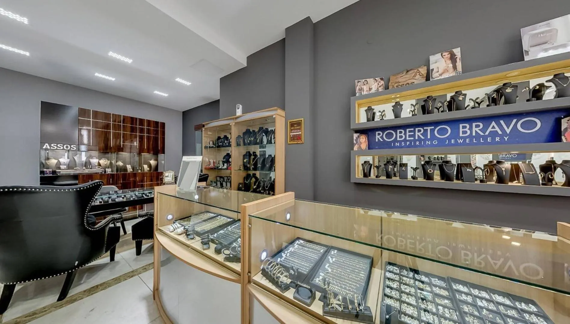 On-site shops in Maria Palace Complex