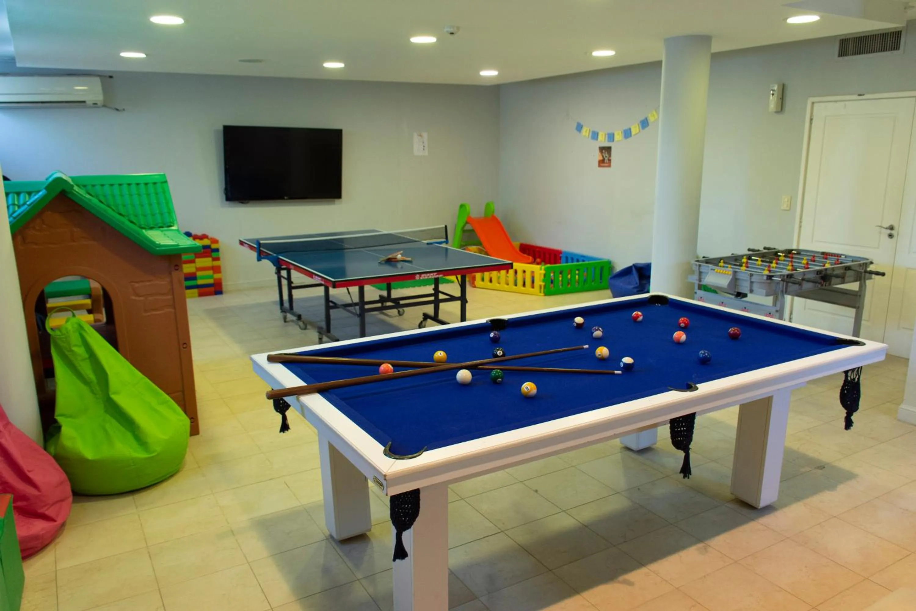 Game Room in Destinar Apart