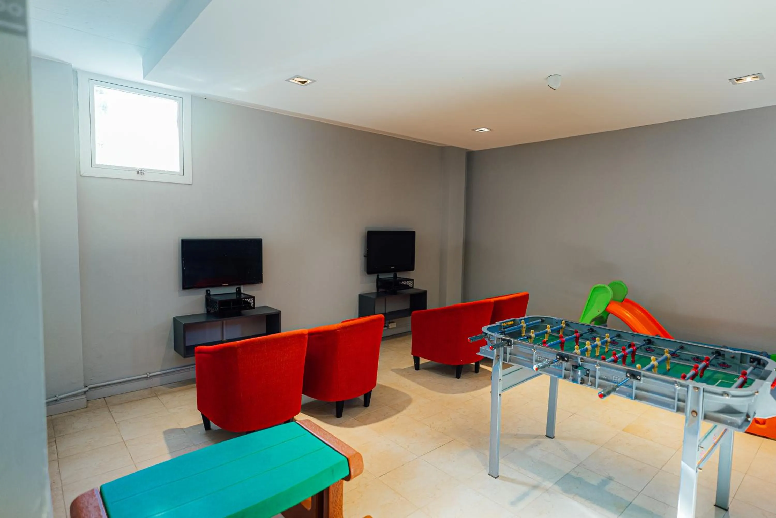 Game Room in Destinar Apart
