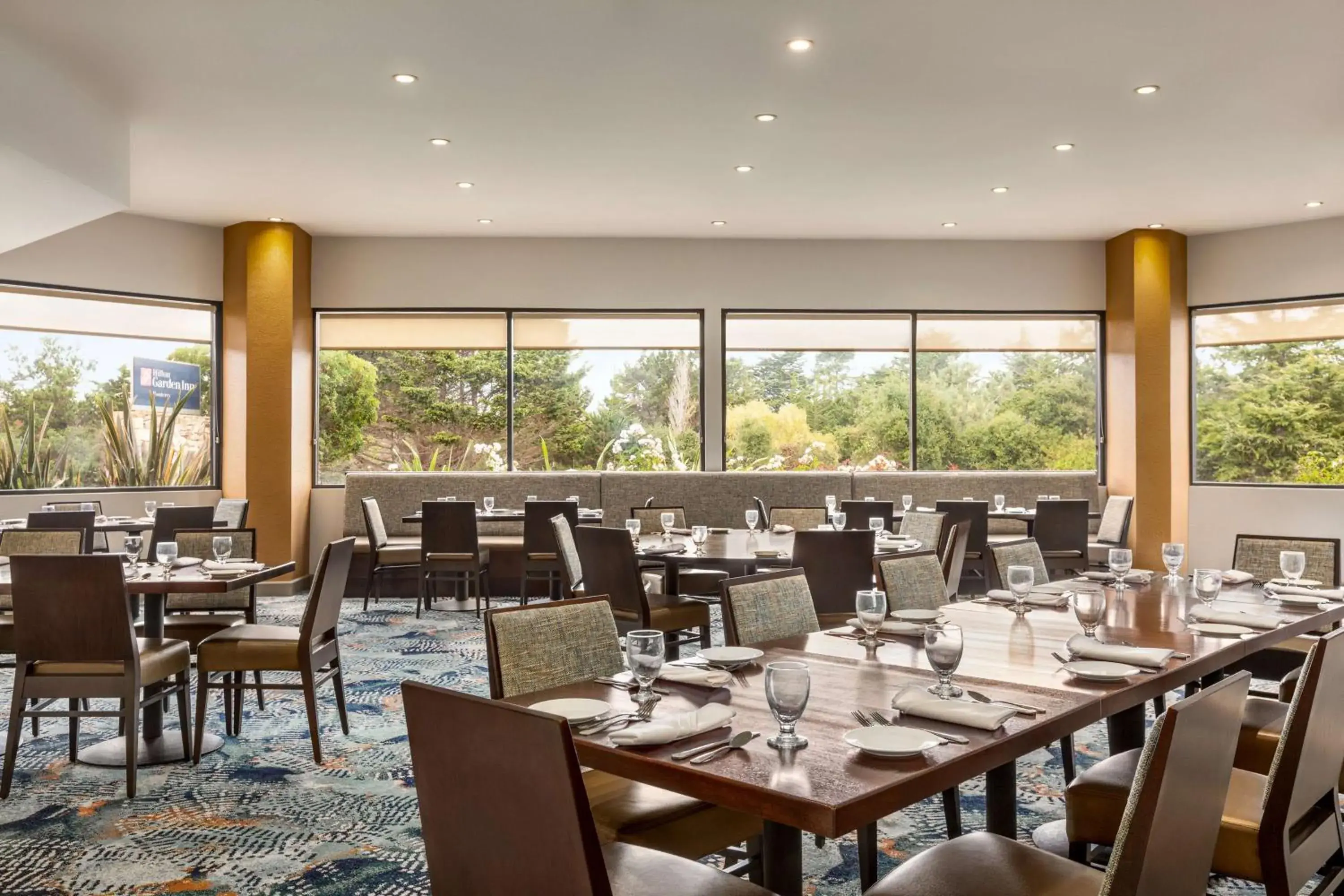 Restaurant/places to eat in Hilton Garden Inn Monterey Restaurant/places to eat in Hilton Garden Inn Monterey