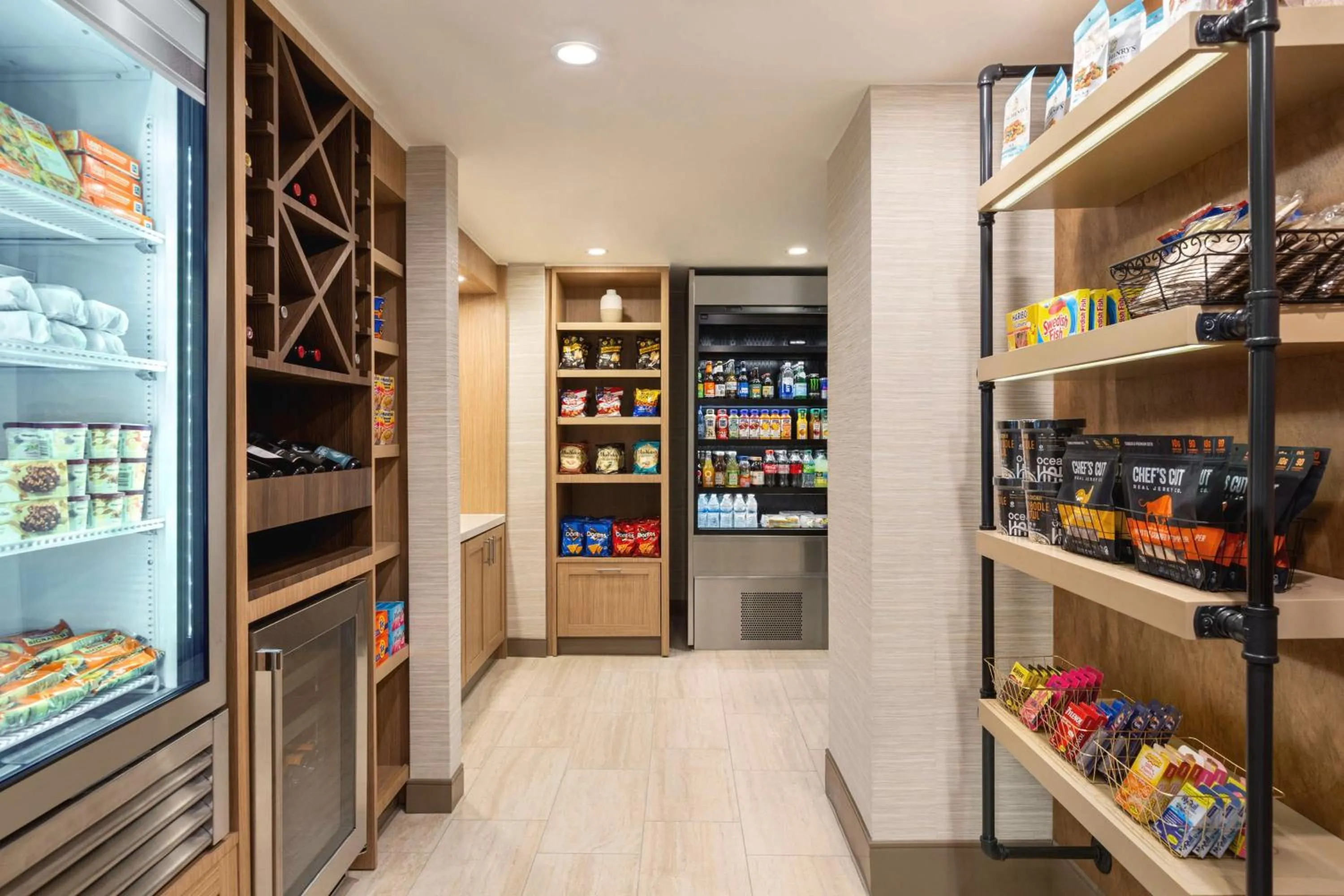 Restaurant/places to eat in Hilton Garden Inn Monterey