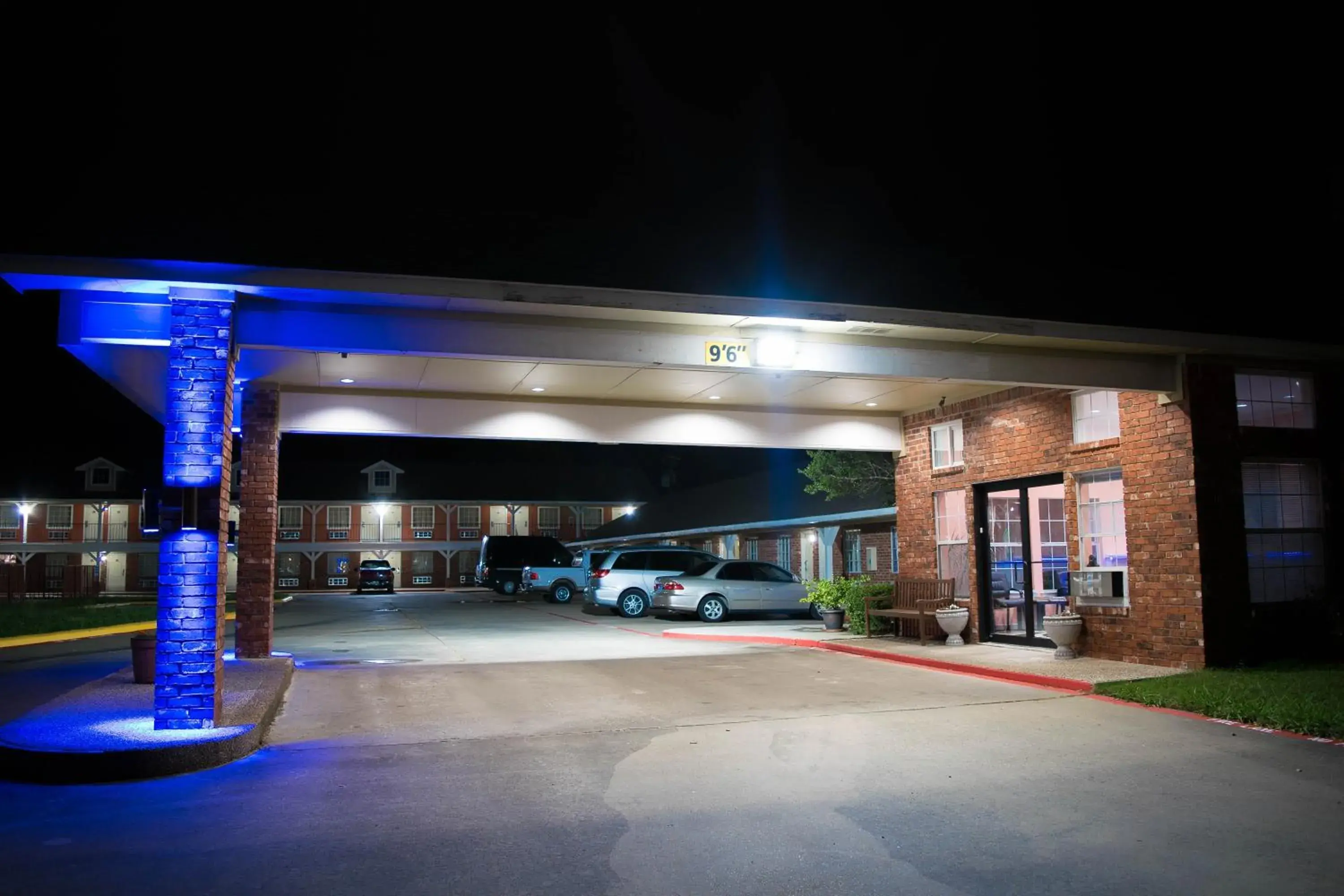 Facade/entrance in Countryside Inn Facade/entrance in Countryside Inn