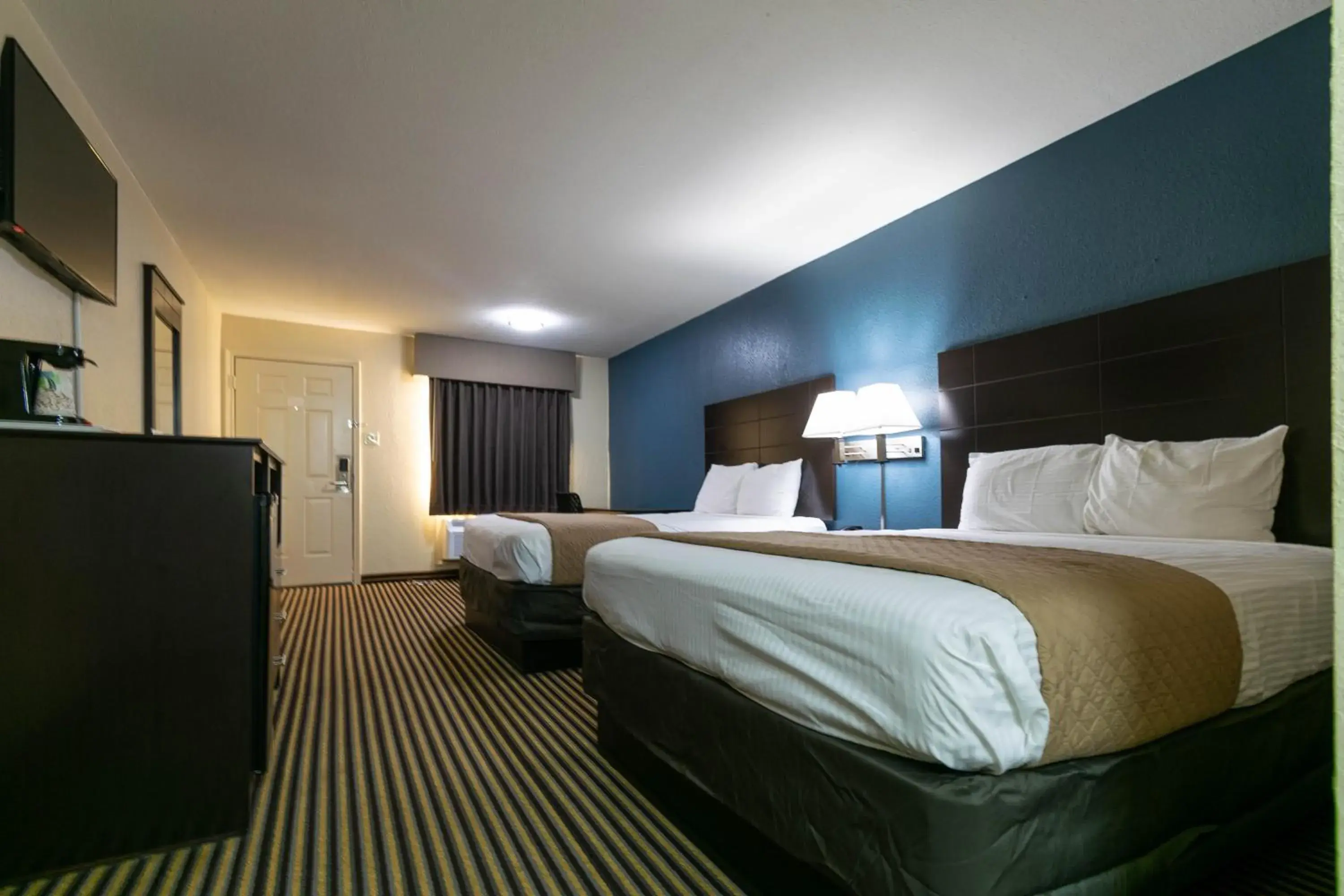 Photo of the whole room, Bed in Countryside Inn Photo of the whole room, Bed in Countryside Inn