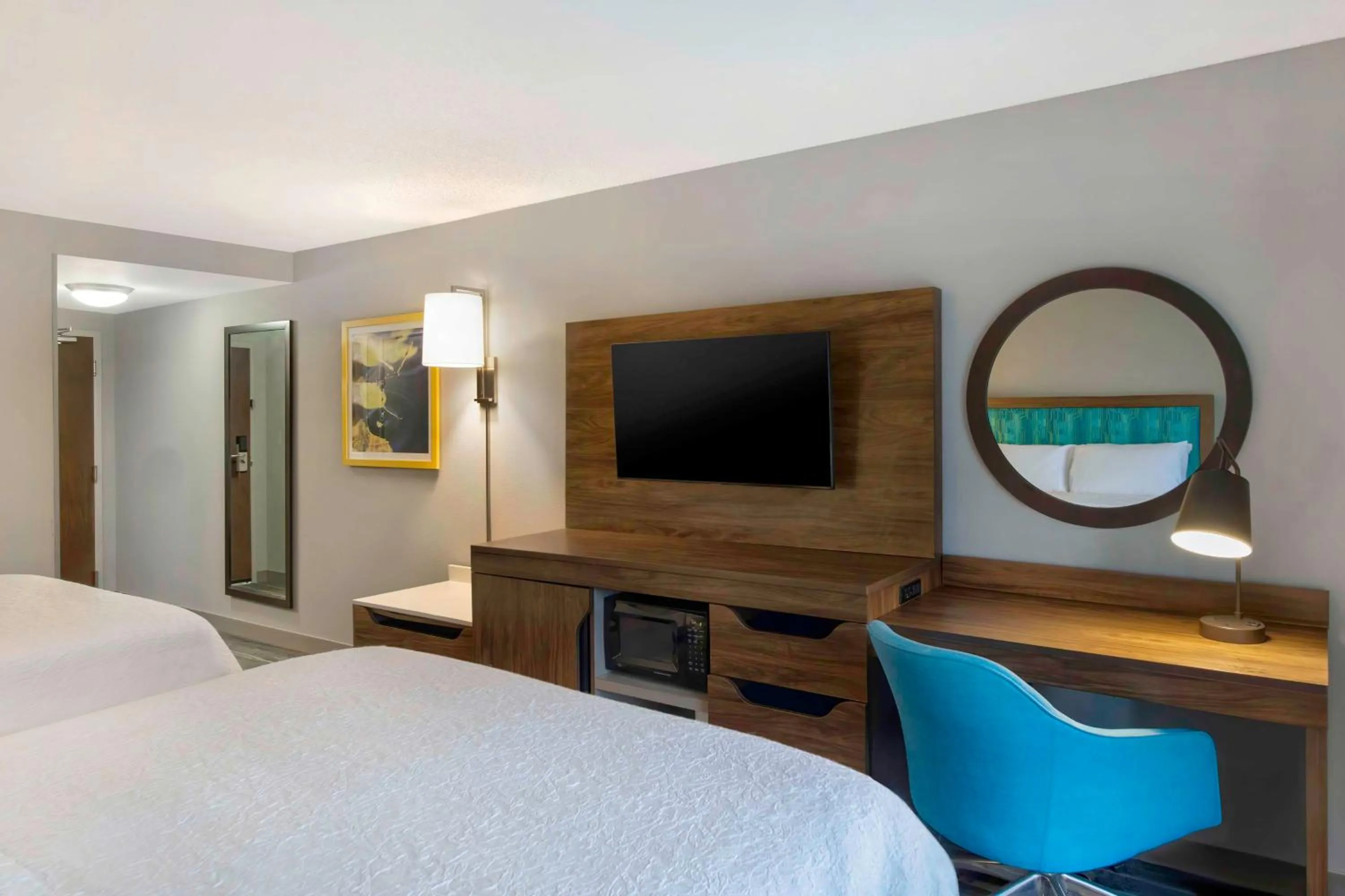 Bed in Hampton Inn & Suites Jackson