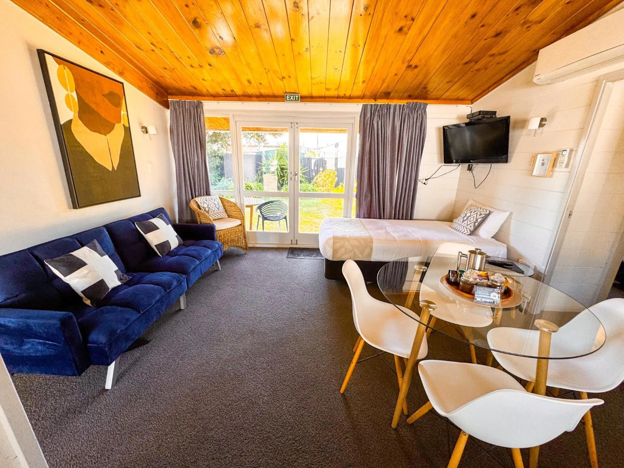 Dinner in Waikanae Beach Motel