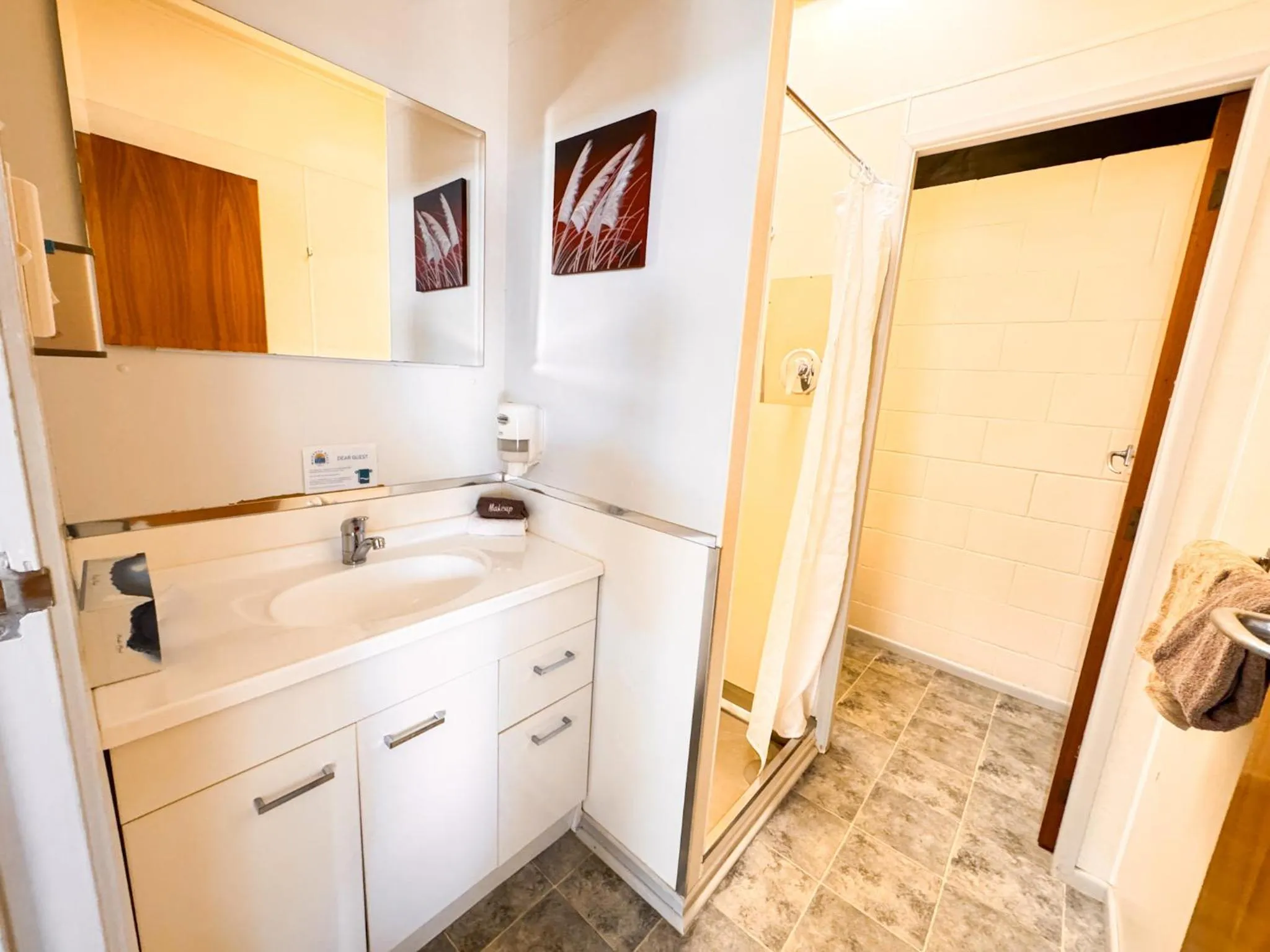 Bathroom in Waikanae Beach Motel