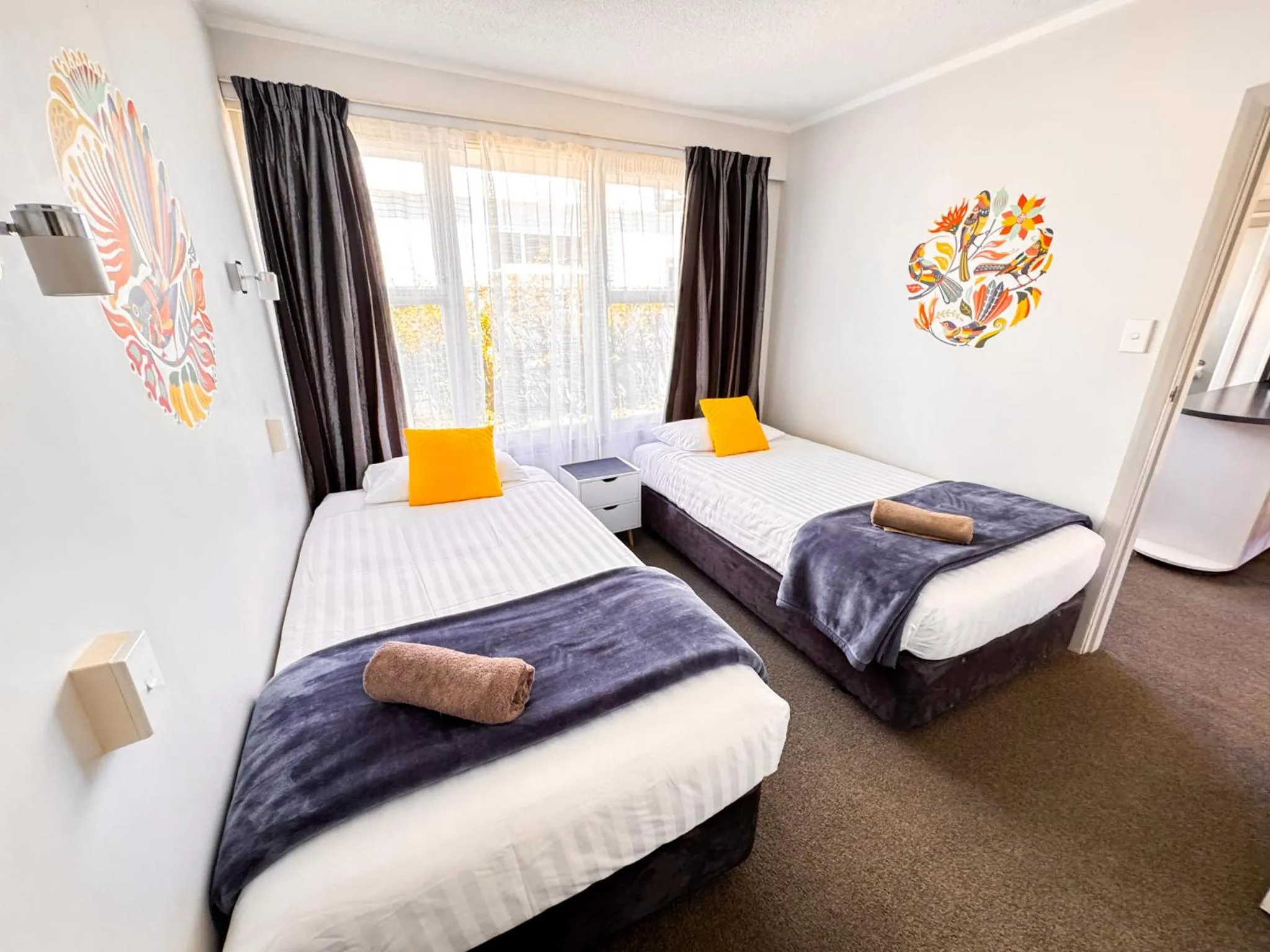 Bed in Waikanae Beach Motel