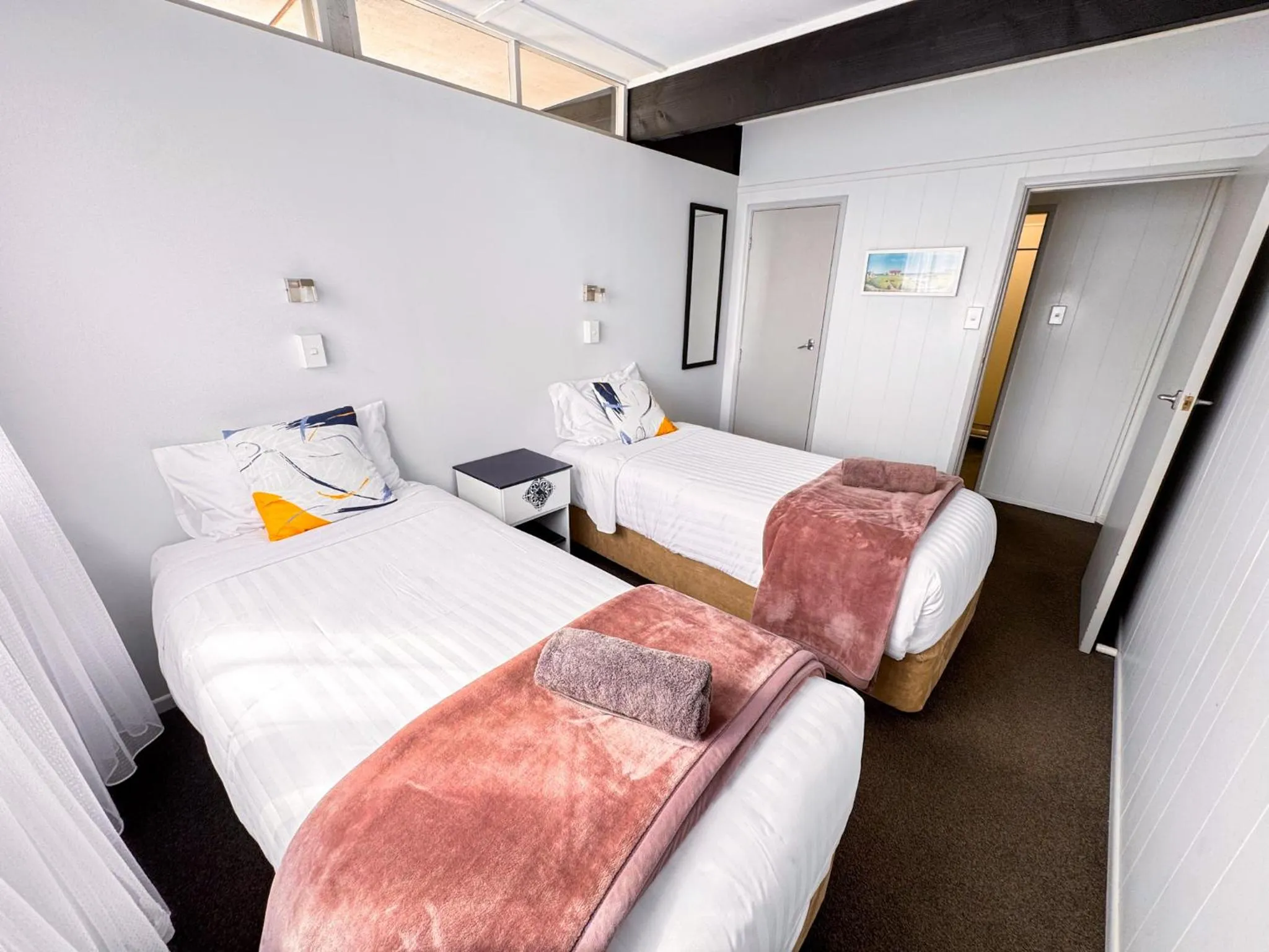 Bed in Waikanae Beach Motel