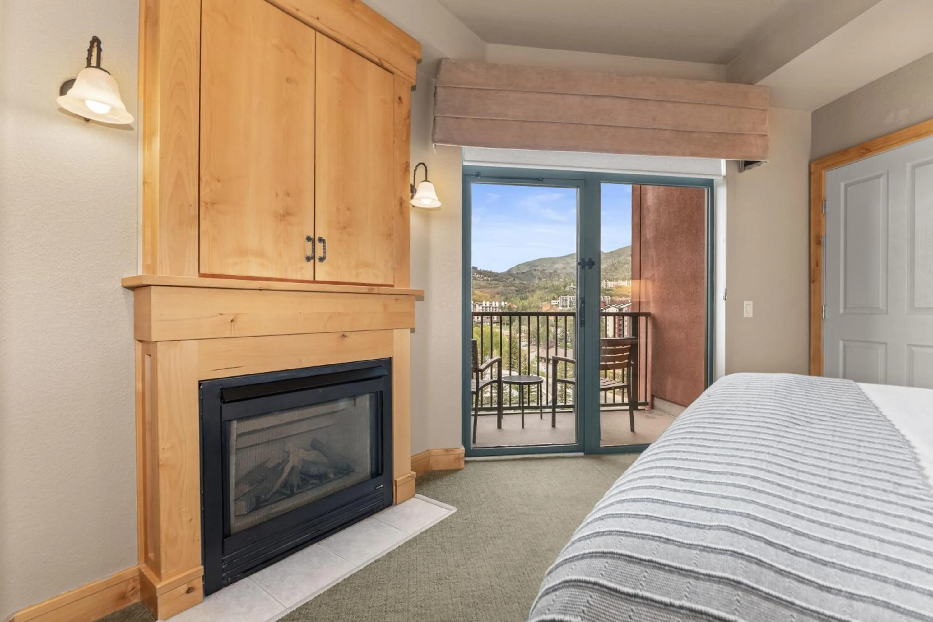 Bedroom, Bed in The Steamboat Grand