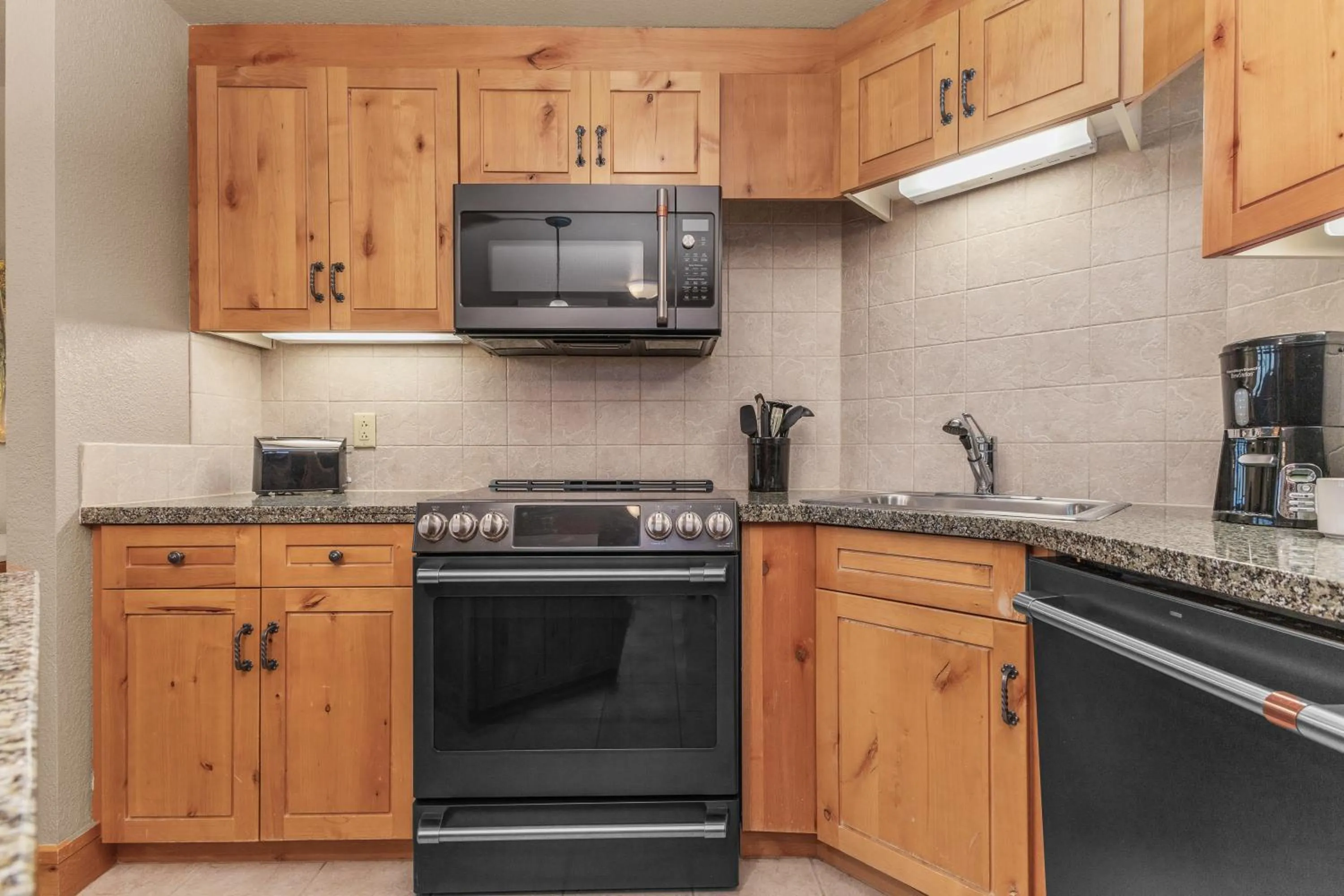 Kitchen or kitchenette in The Steamboat Grand