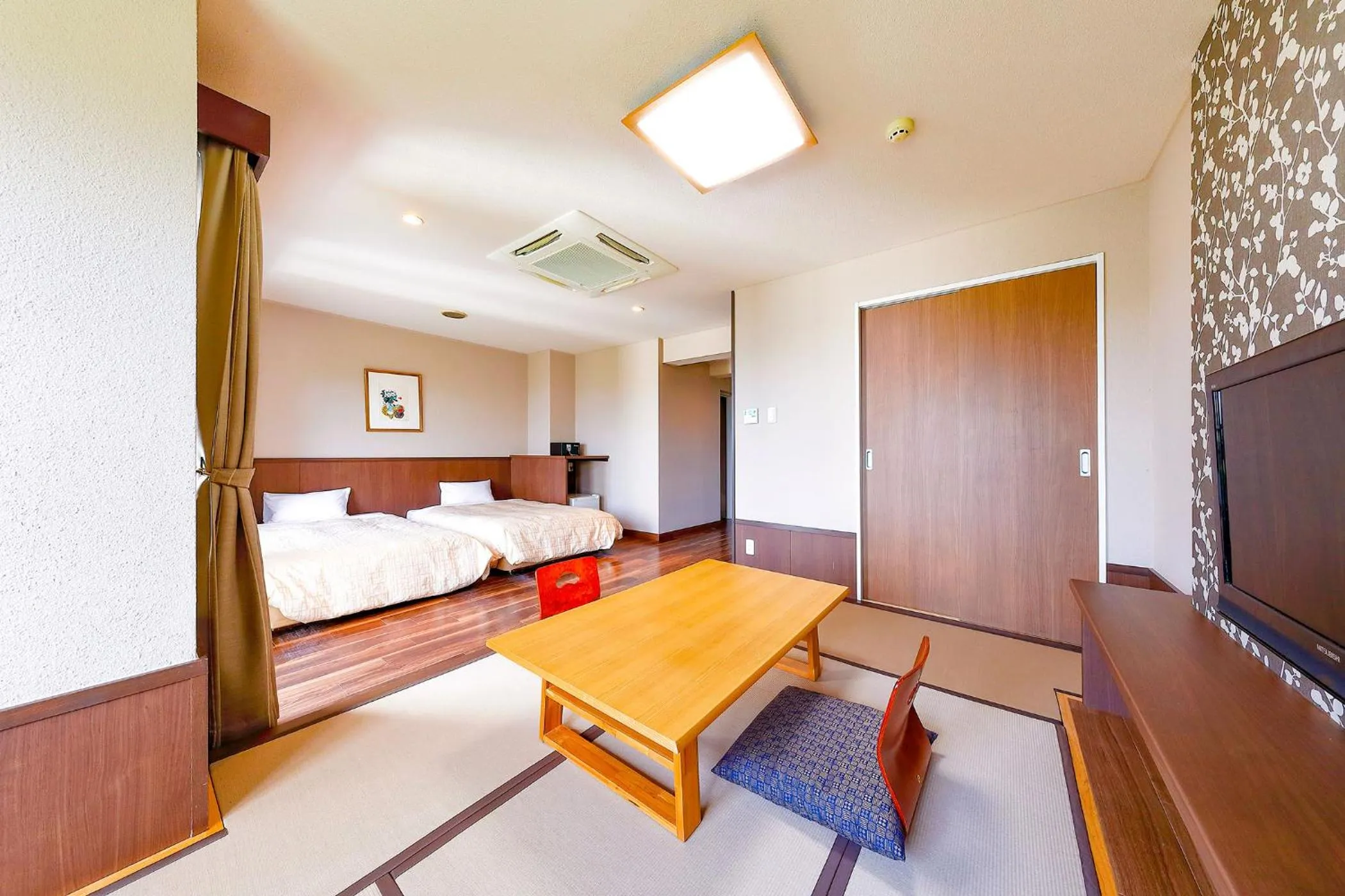 Photo of the whole room, Bed in Ooedo Onsen Monogatari Hotel Reoma no Mori