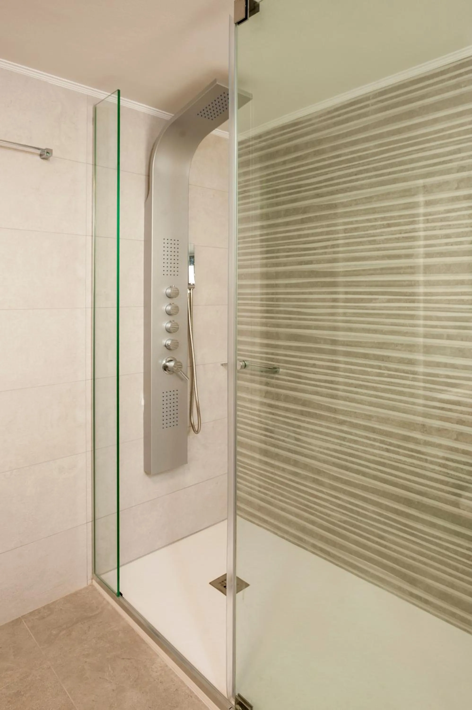 Shower in Kagiemar Luxury House