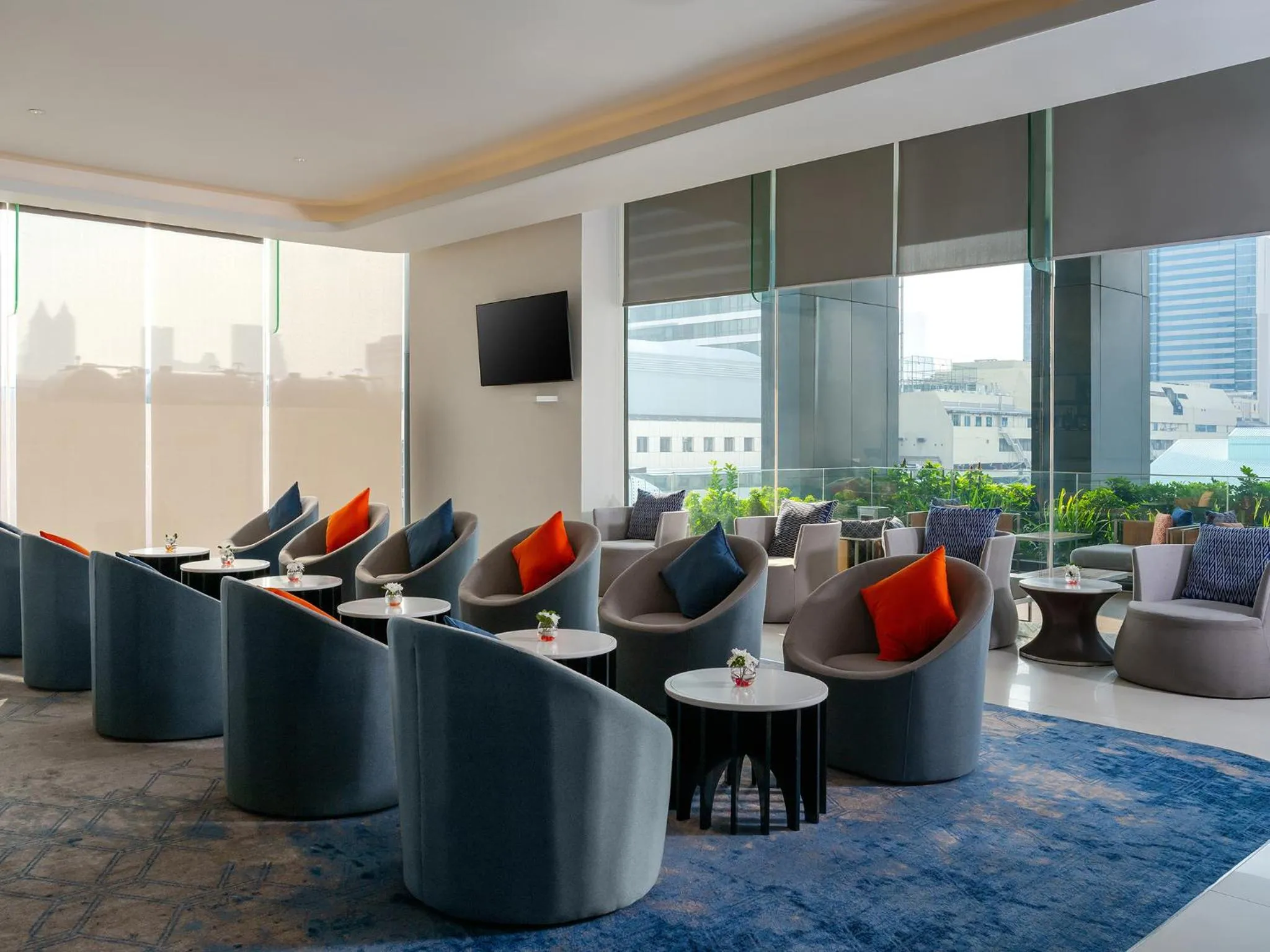 Lounge or bar in Mercure Bangkok Siam