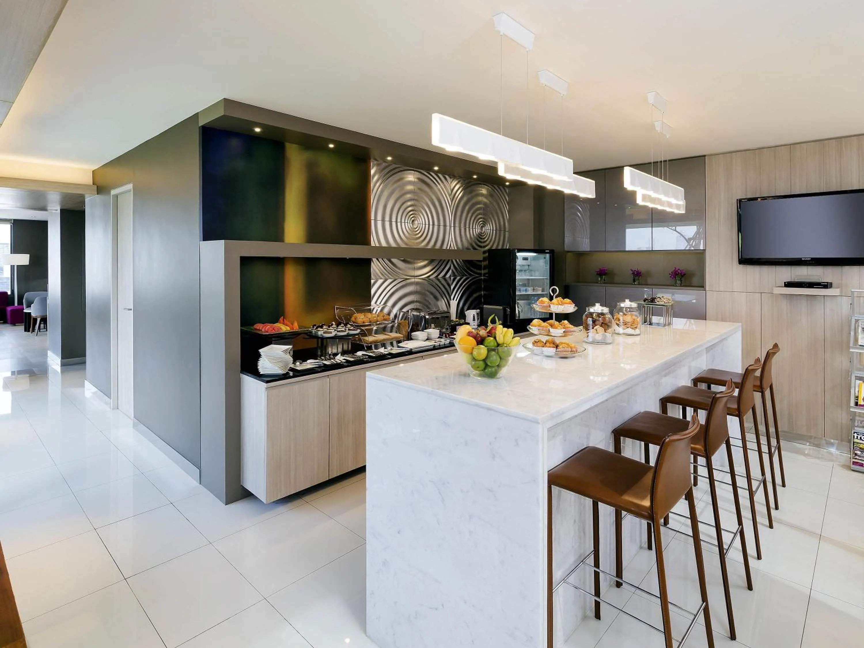 Lounge or bar in Mercure Bangkok Siam