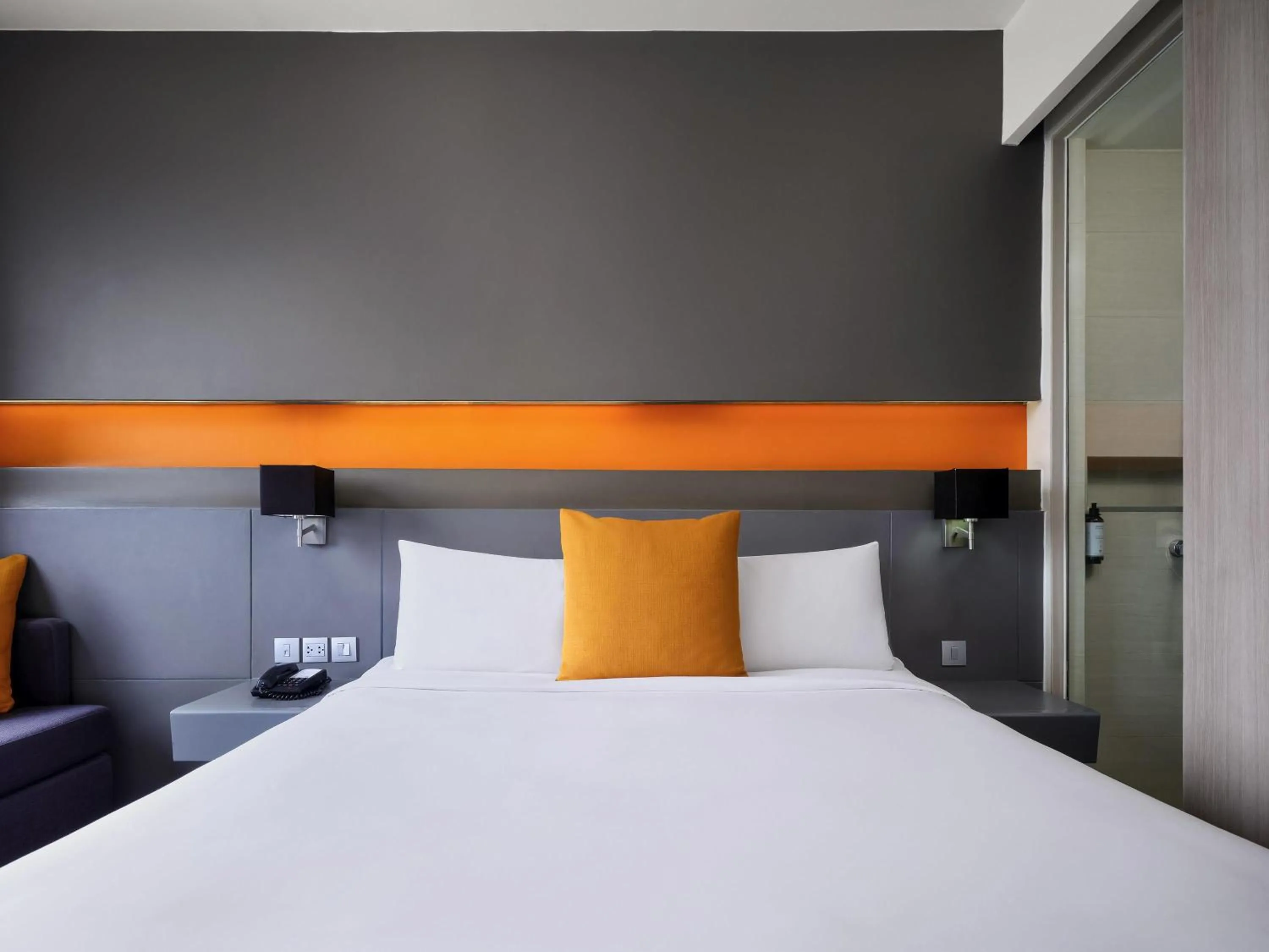 Bedroom, Bed in Mercure Bangkok Siam