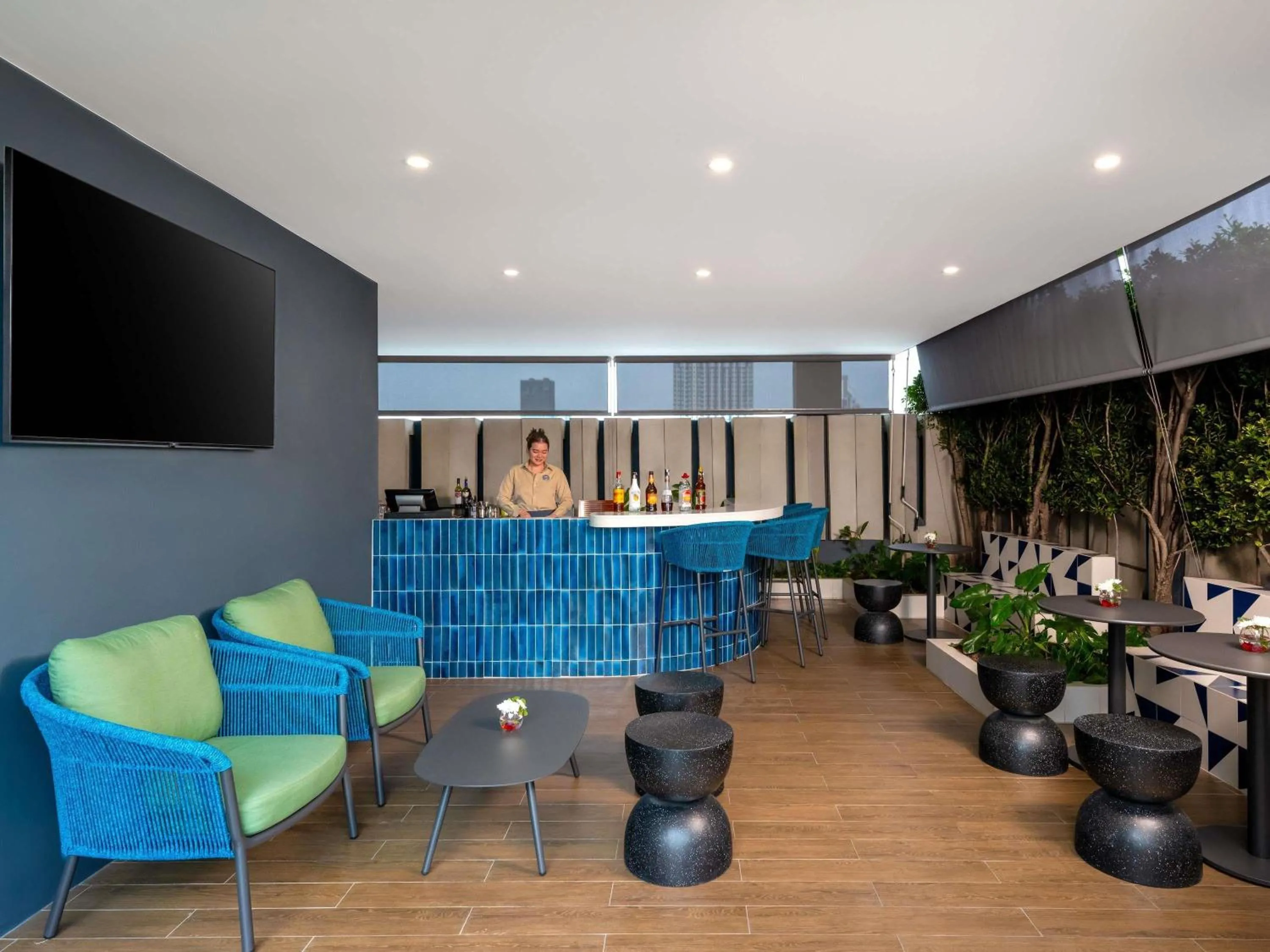 Lounge or bar in Mercure Bangkok Siam