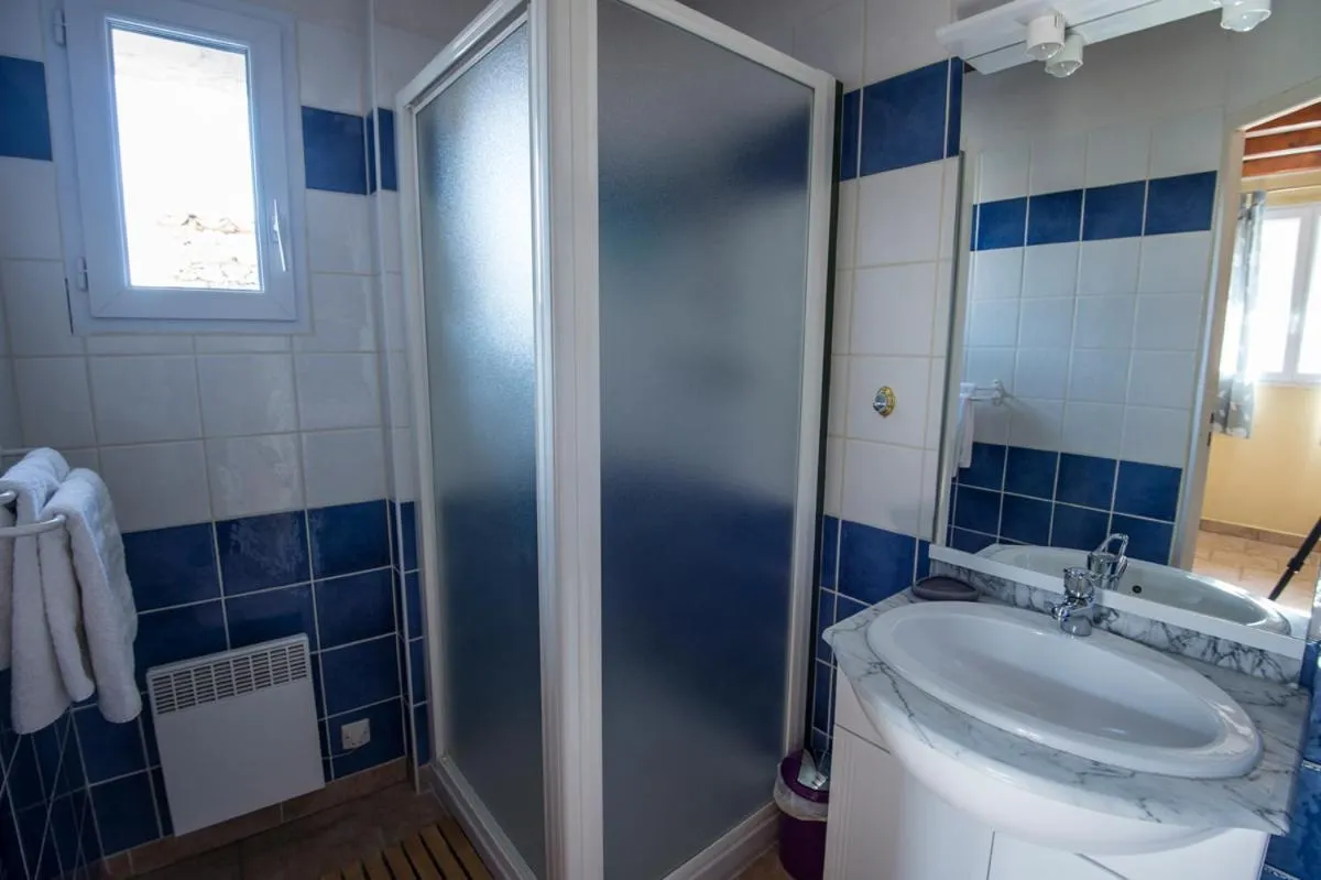 Bathroom in Chambres d'Hôtes de Curnier