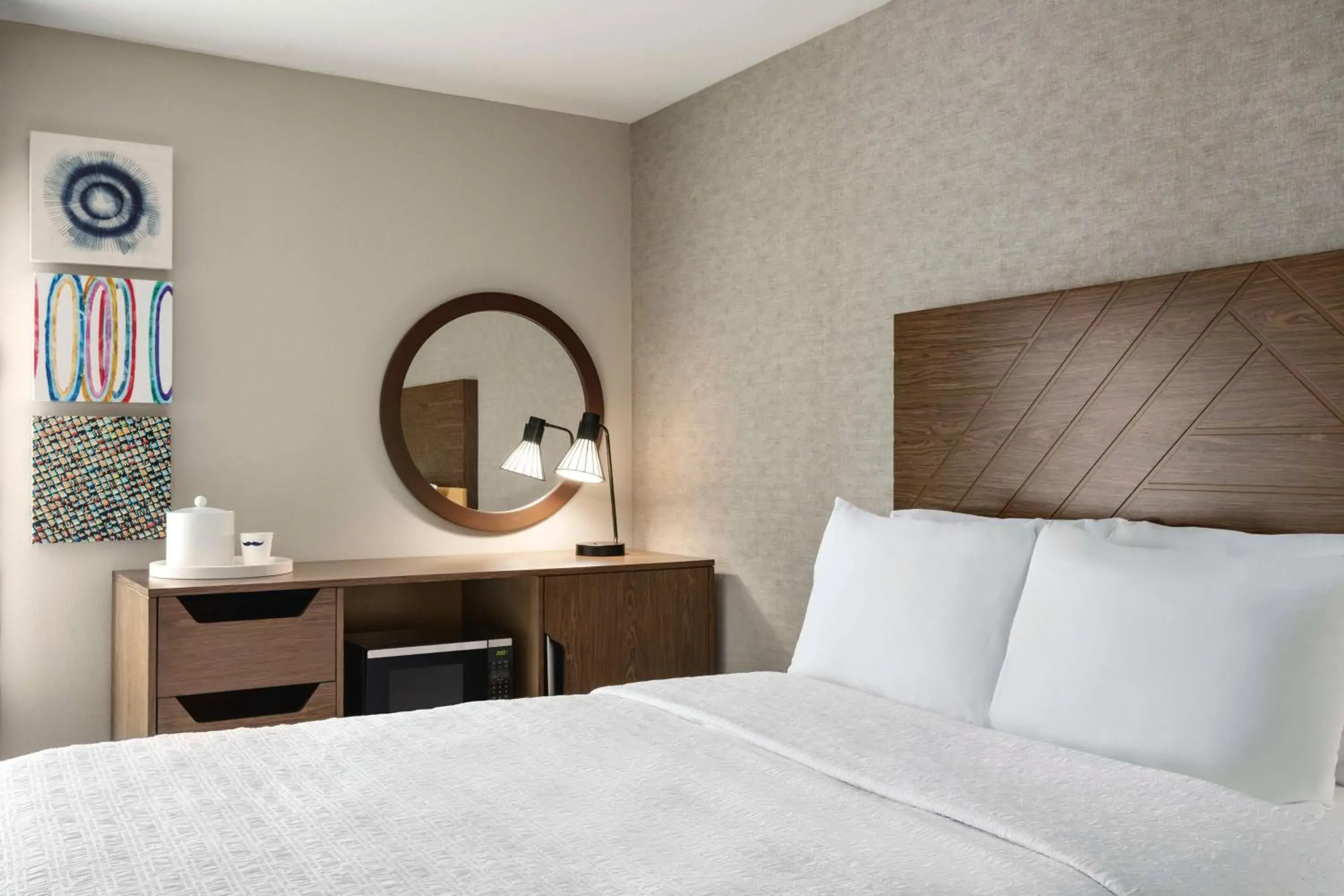 Bed in Hampton Inn Kansas City - Airport Bed in Hampton Inn Kansas City - Airport