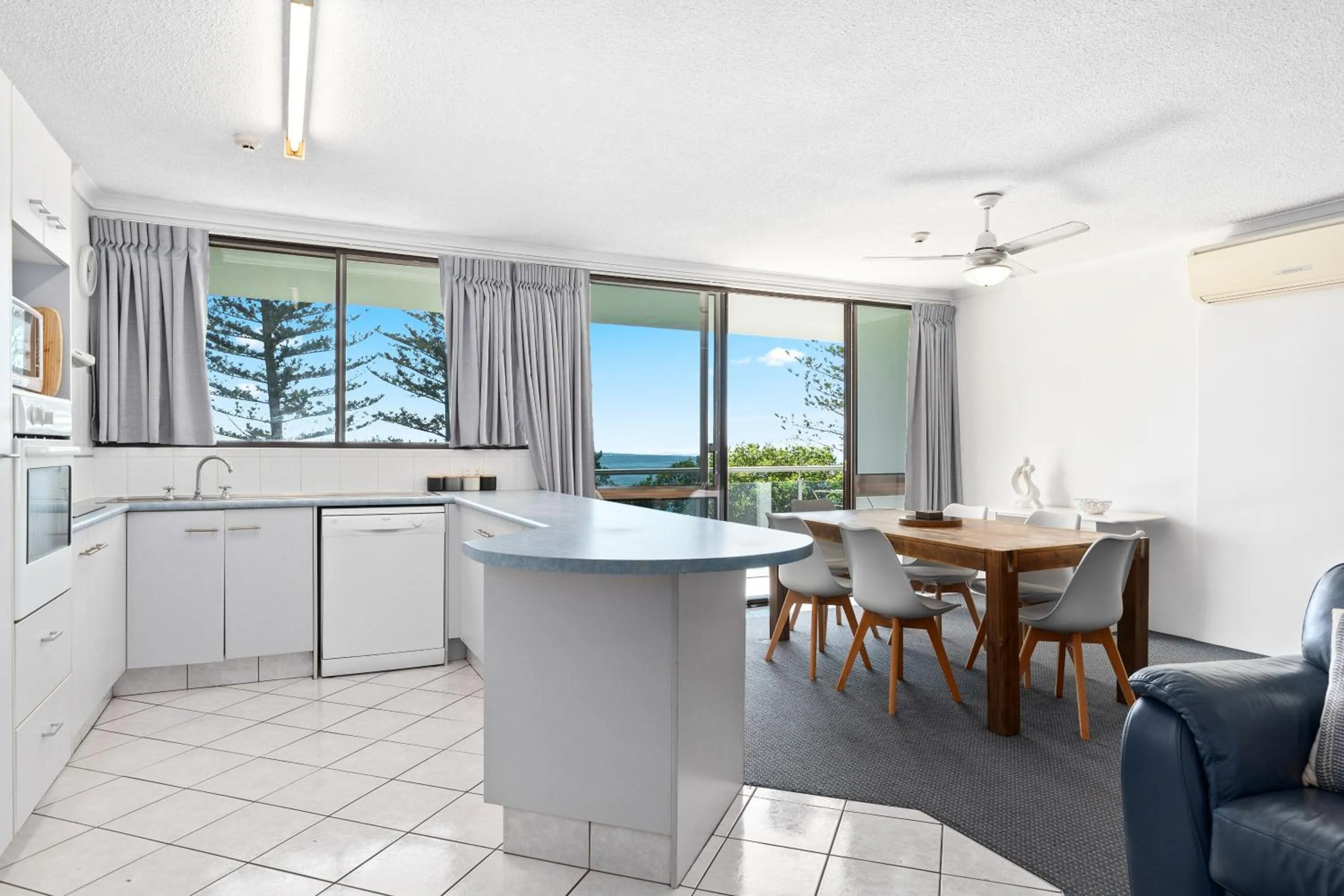Kitchen or kitchenette in Northwind Beachfront Apartments