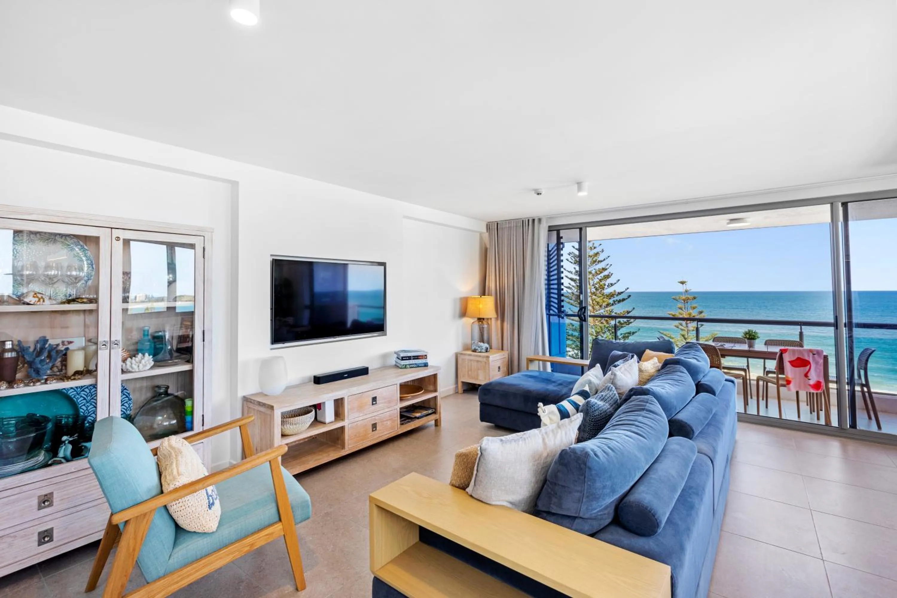 Living room in Northwind Beachfront Apartments