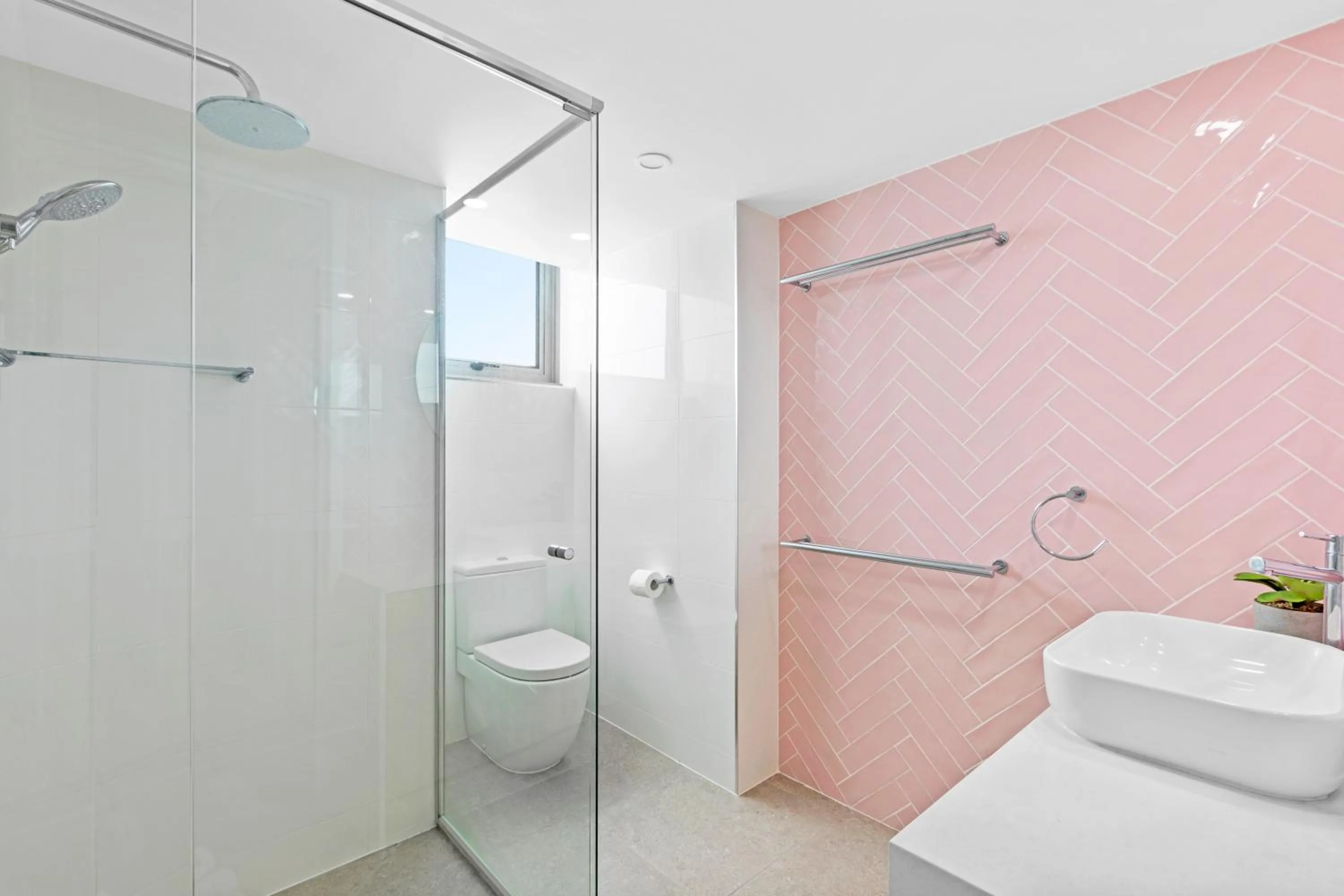 Bathroom in Northwind Beachfront Apartments