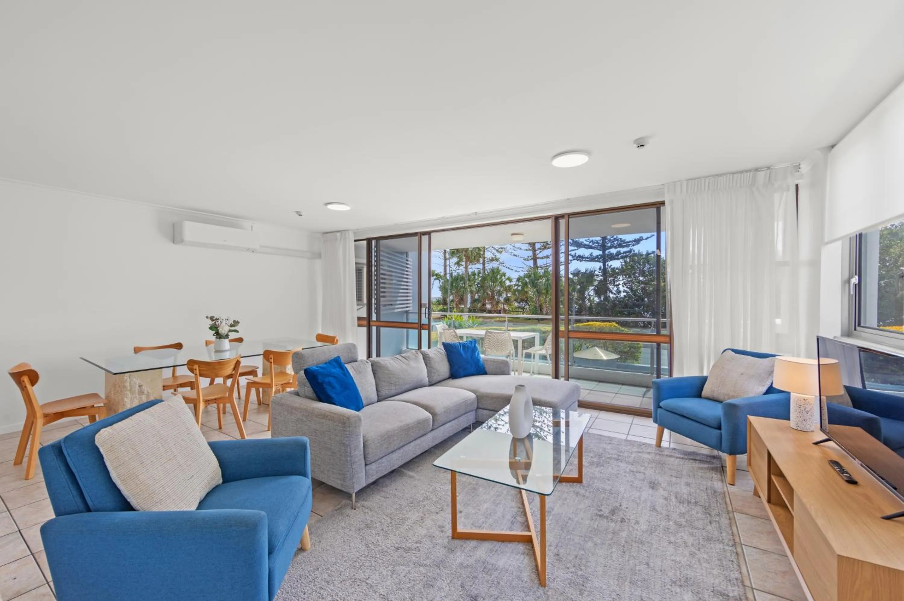 Living room in Northwind Beachfront Apartments