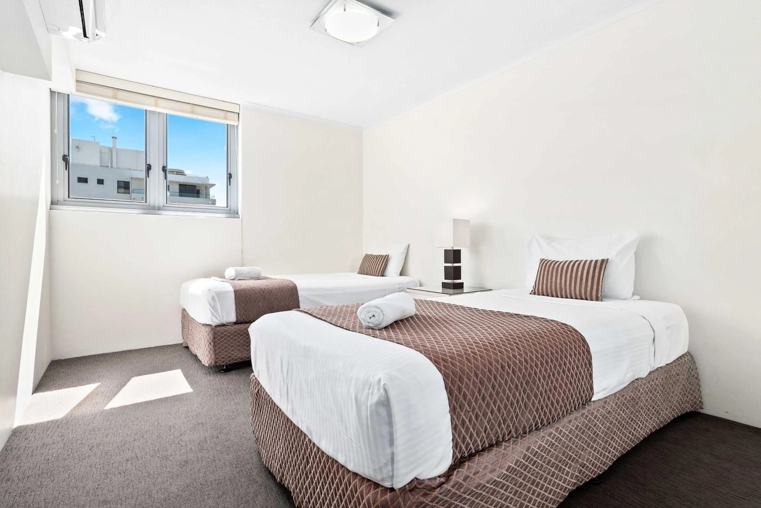 Bedroom, Bed in Northwind Beachfront Apartments