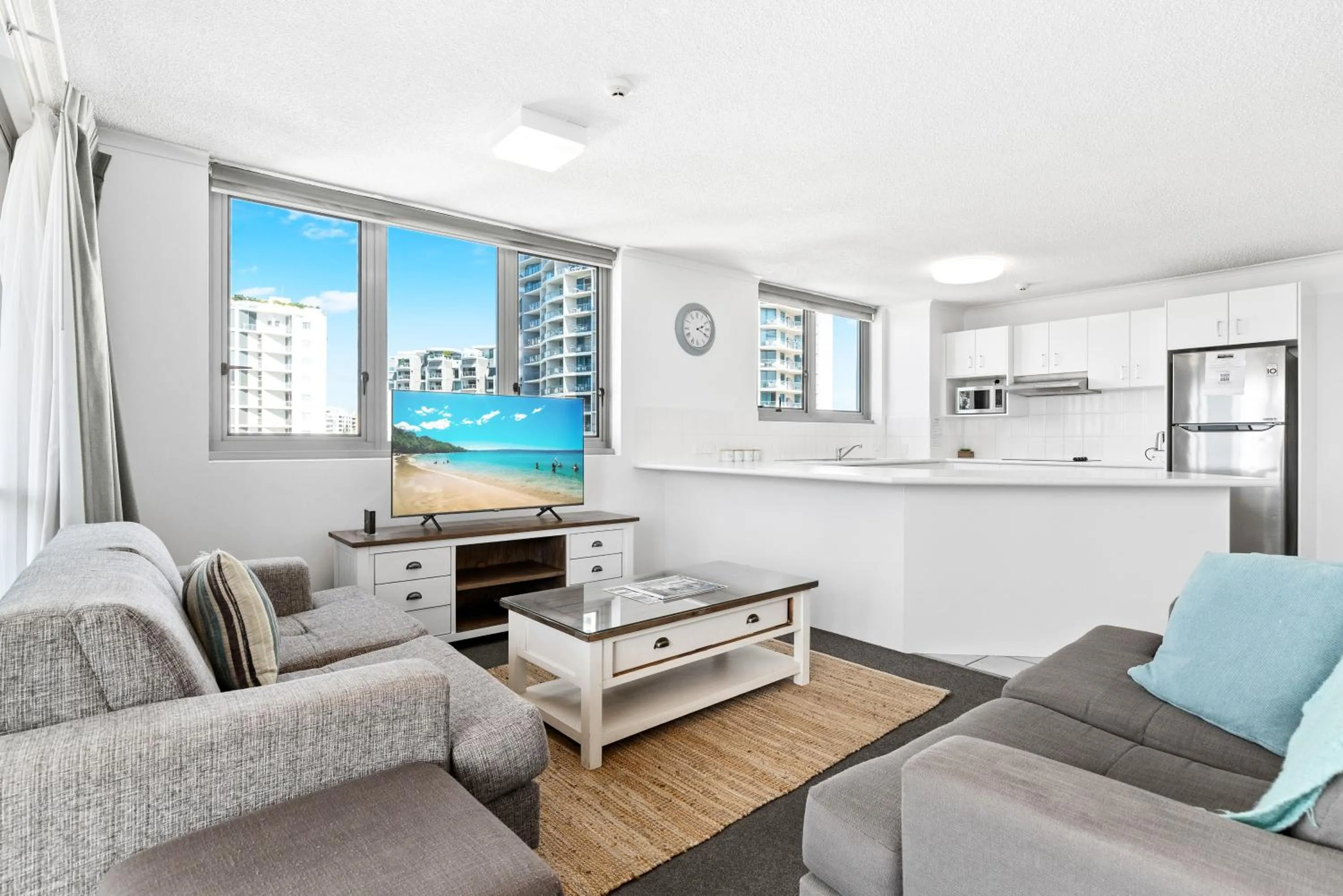 Kitchen or kitchenette in Northwind Beachfront Apartments