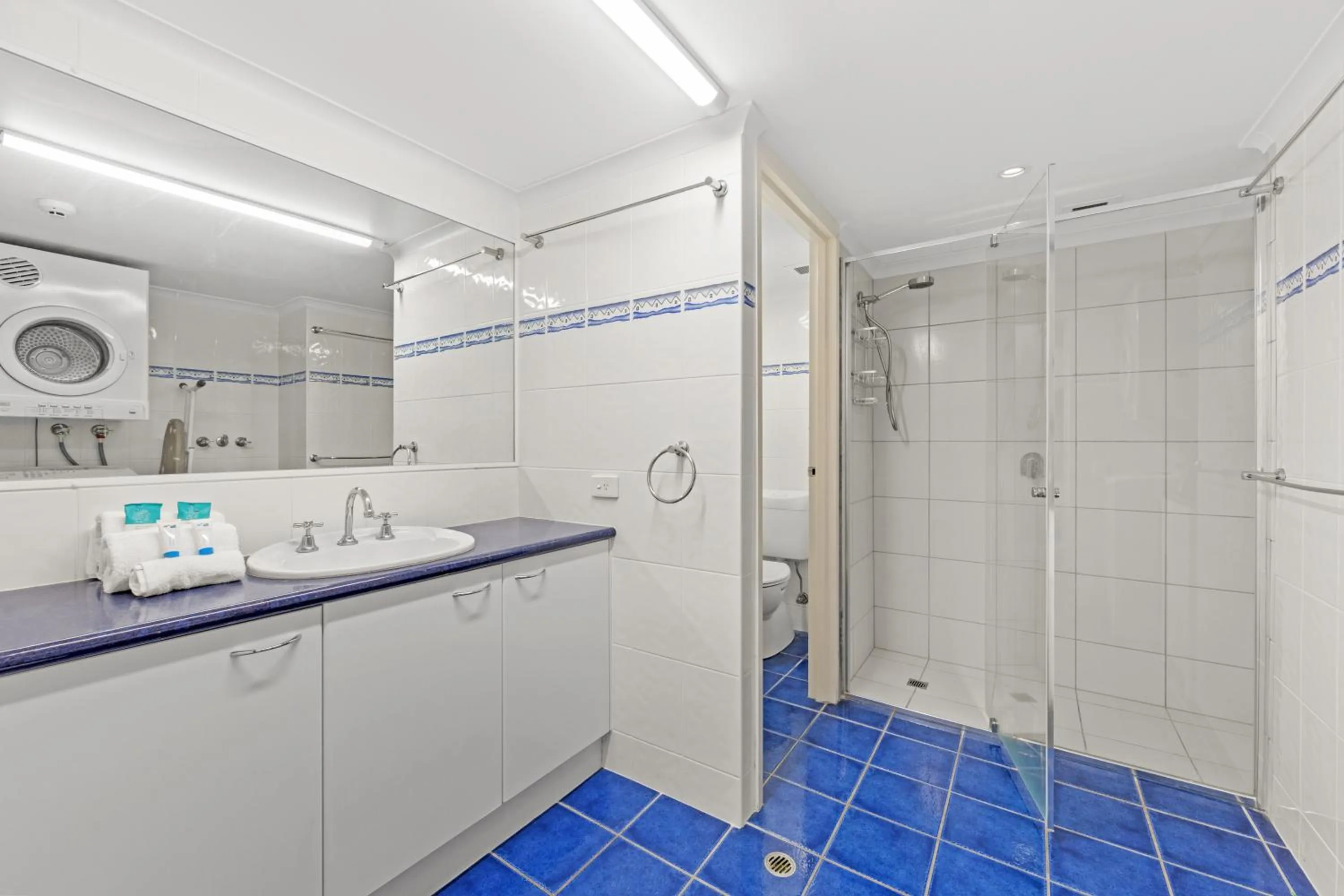 Bathroom in Northwind Beachfront Apartments
