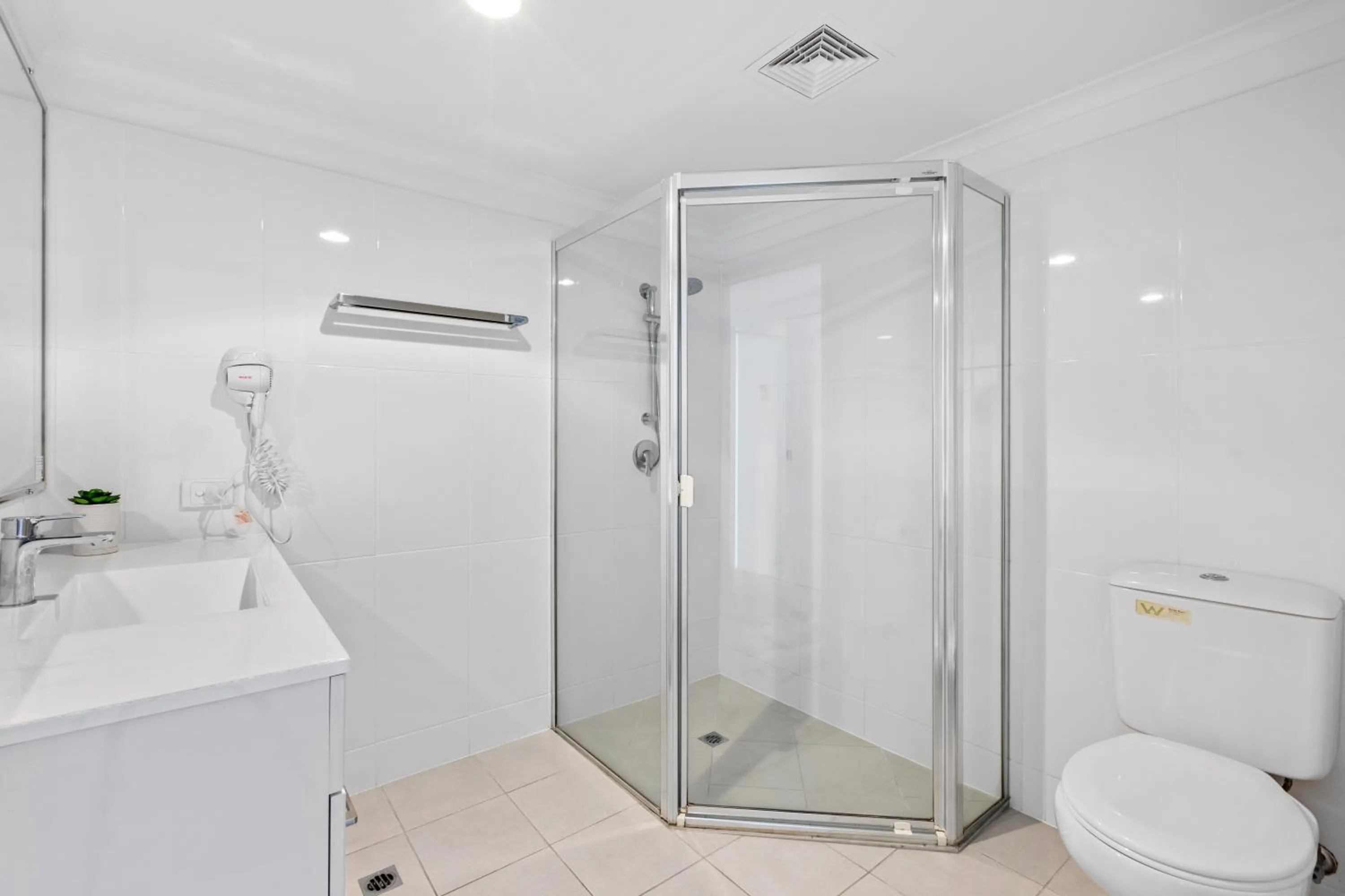 Bathroom in Northwind Beachfront Apartments