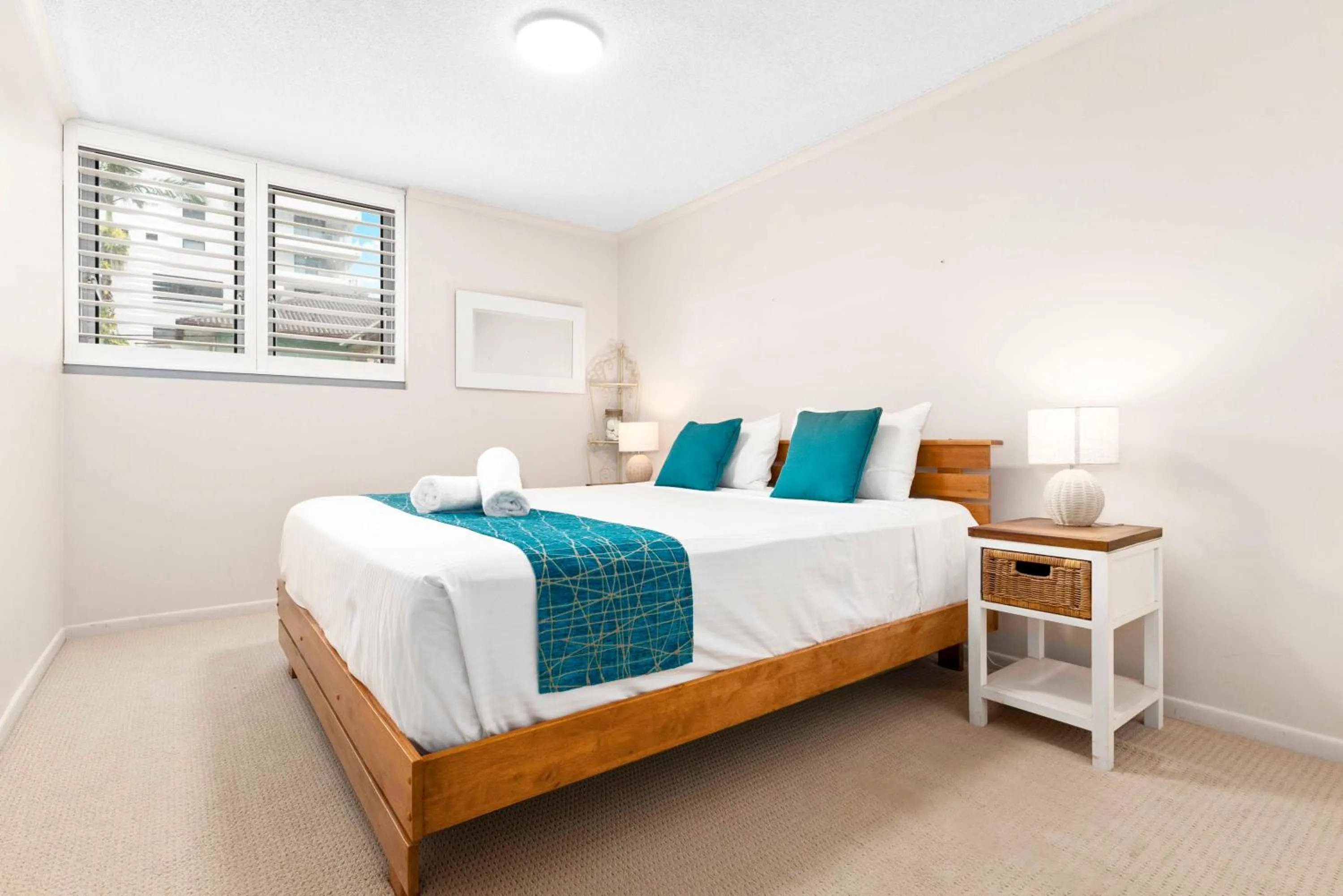 Bedroom, Bed in Northwind Beachfront Apartments