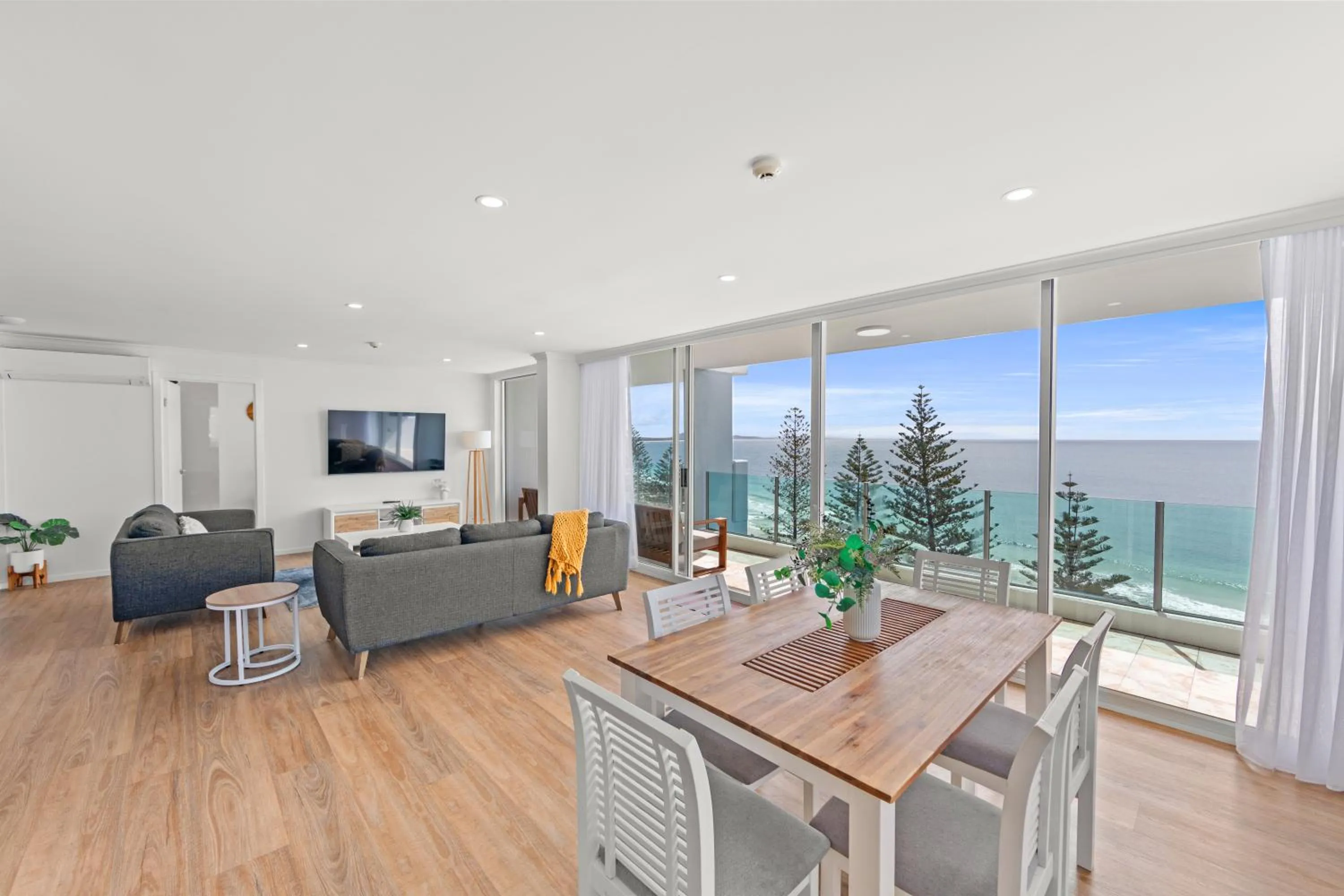 Living room in Northwind Beachfront Apartments