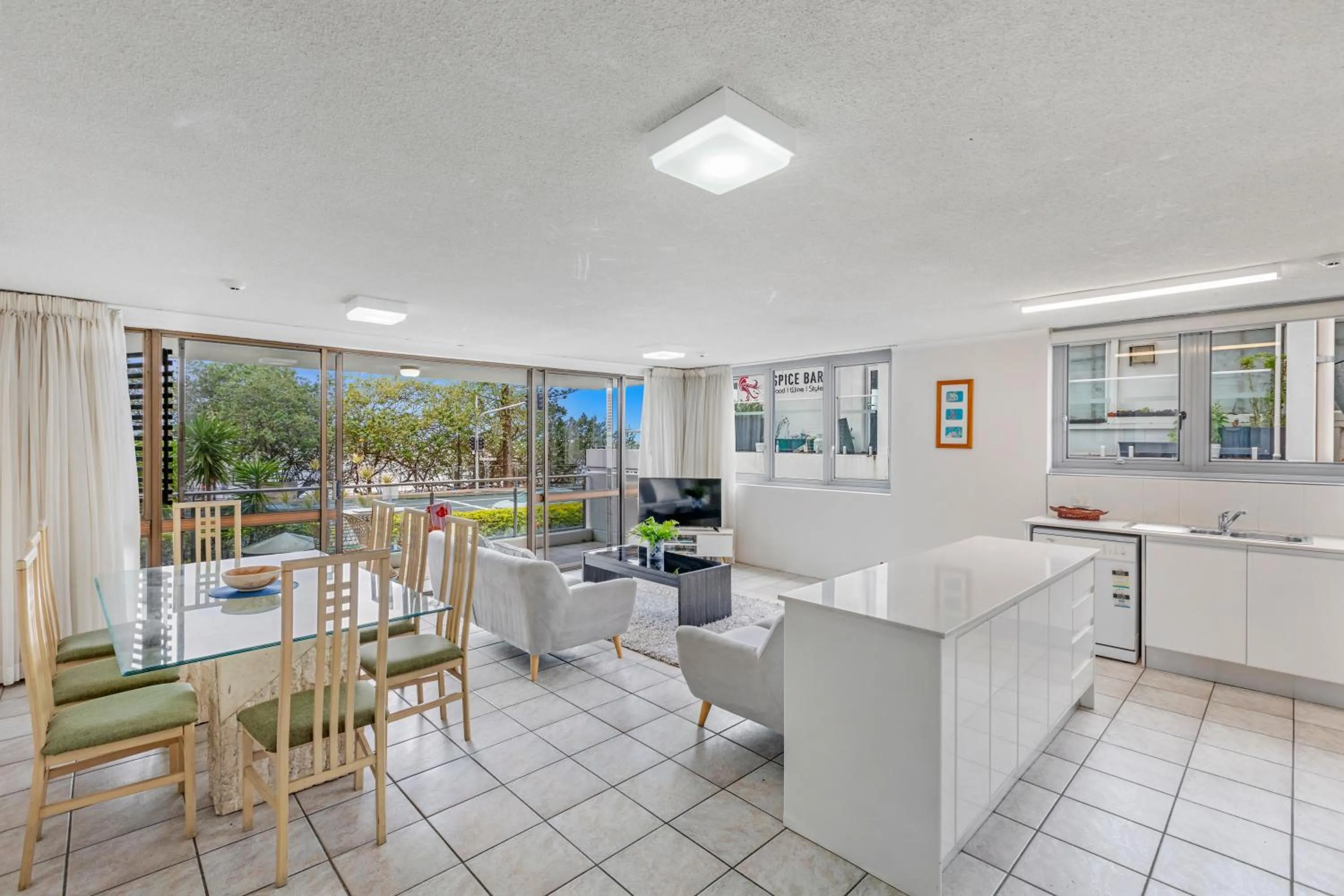 Economy Three Bedroom Apartment in Northwind Beachfront Apartments