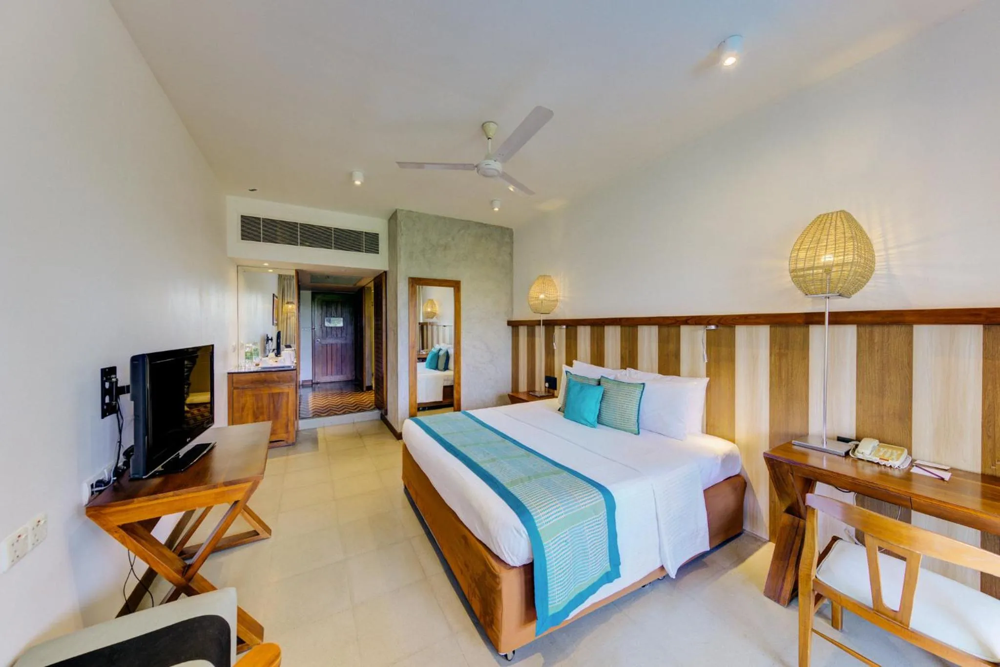 Bedroom, Bed in Cinnamon Bey Beruwala