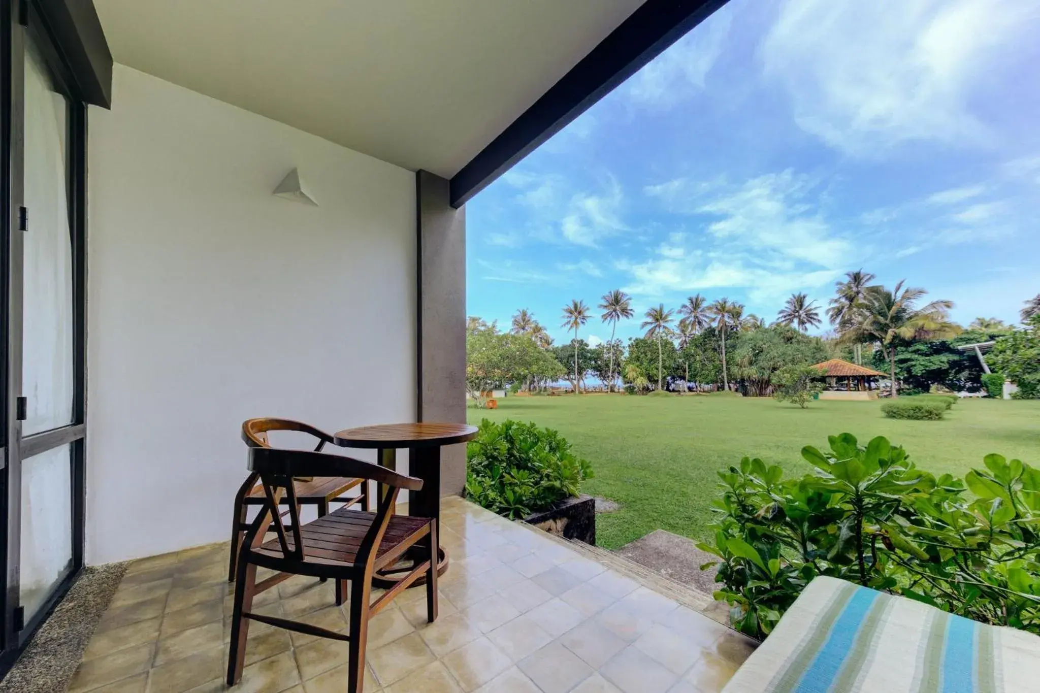 Superior Garden Terrace King - single occupancy - 15% discount on SPA in Cinnamon Bey Beruwala Superior Garden Terrace King - single occupancy - 15% discount on SPA in Cinnamon Bey Beruwala