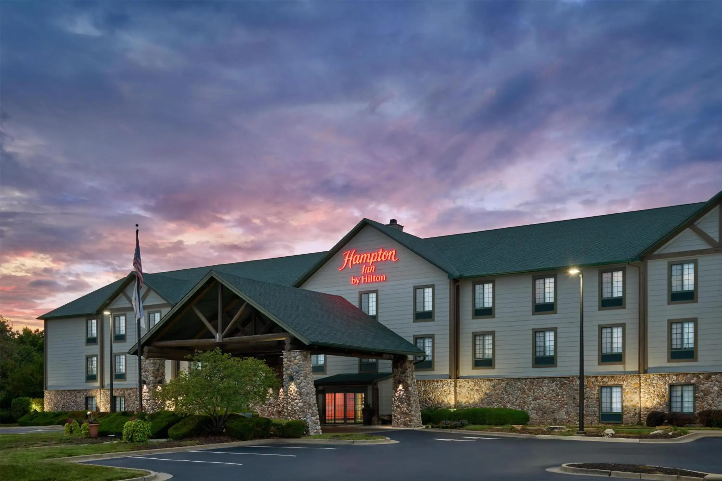 Property building in Hampton Inn Kansas City The Legends Property building in Hampton Inn Kansas City The Legends