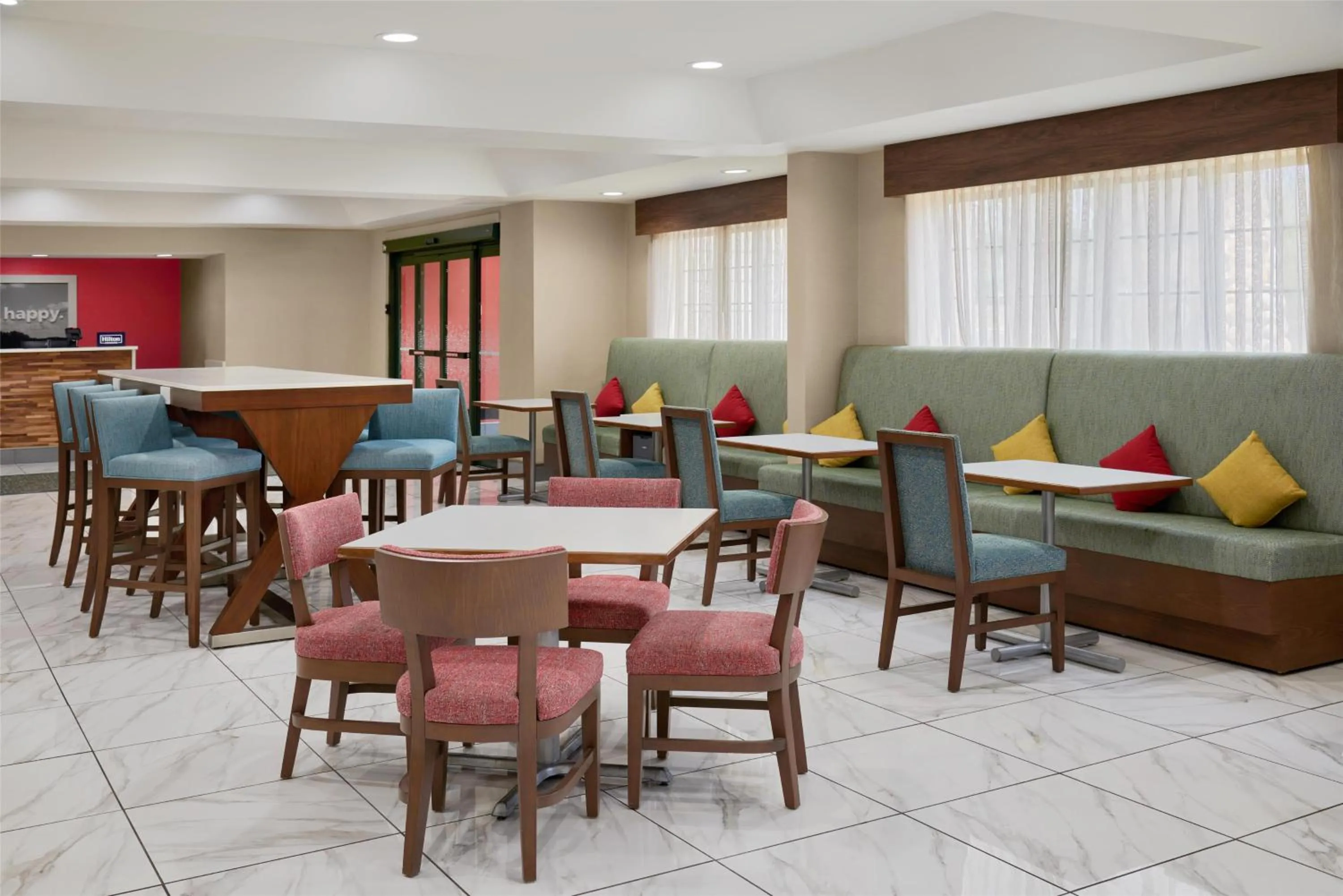 Breakfast in Hampton Inn Kansas City The Legends