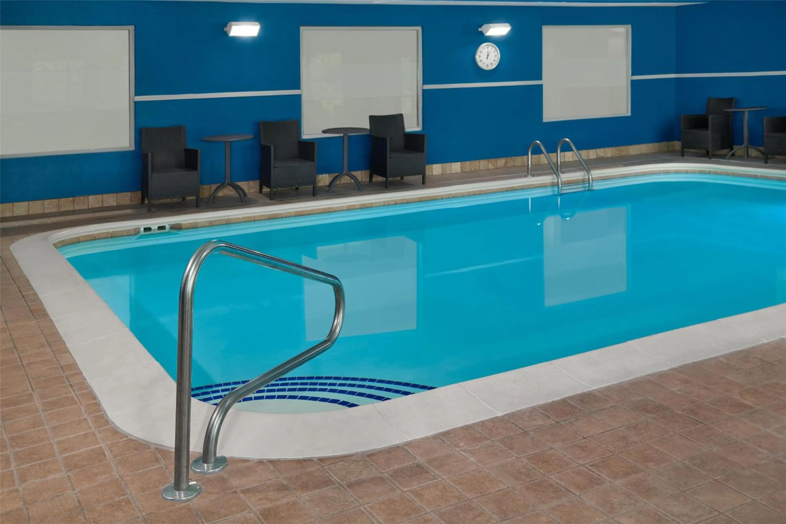 Pool view in Hampton Inn Kansas City The Legends