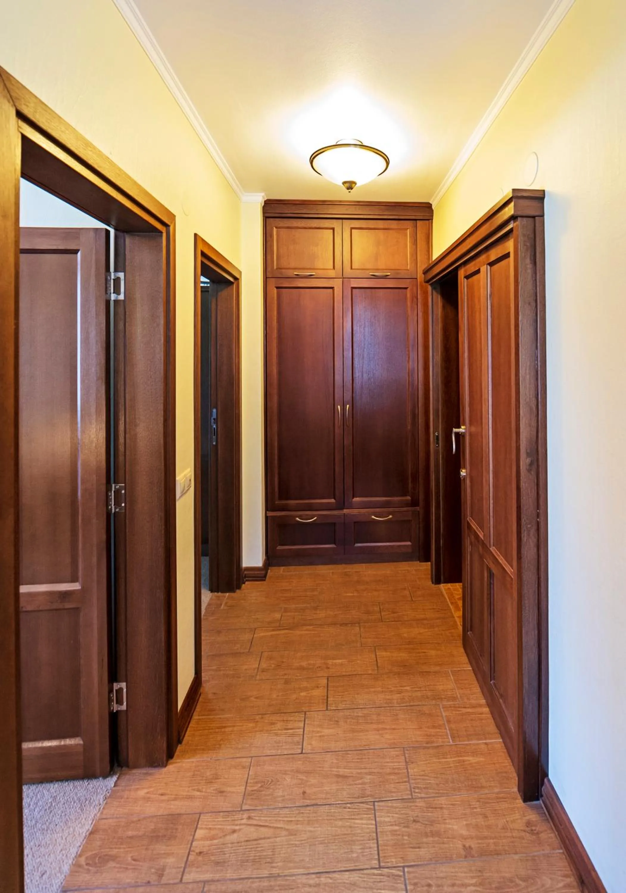 wardrobe in 7 Pools SPA Boutique Hotel