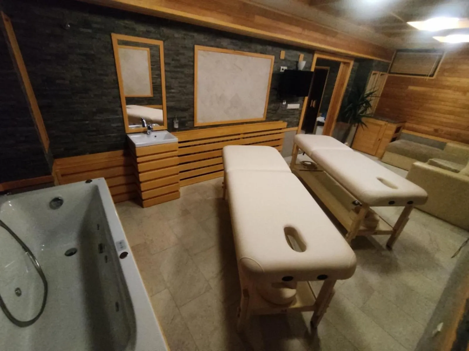 Massage in 7 Pools SPA Boutique Hotel