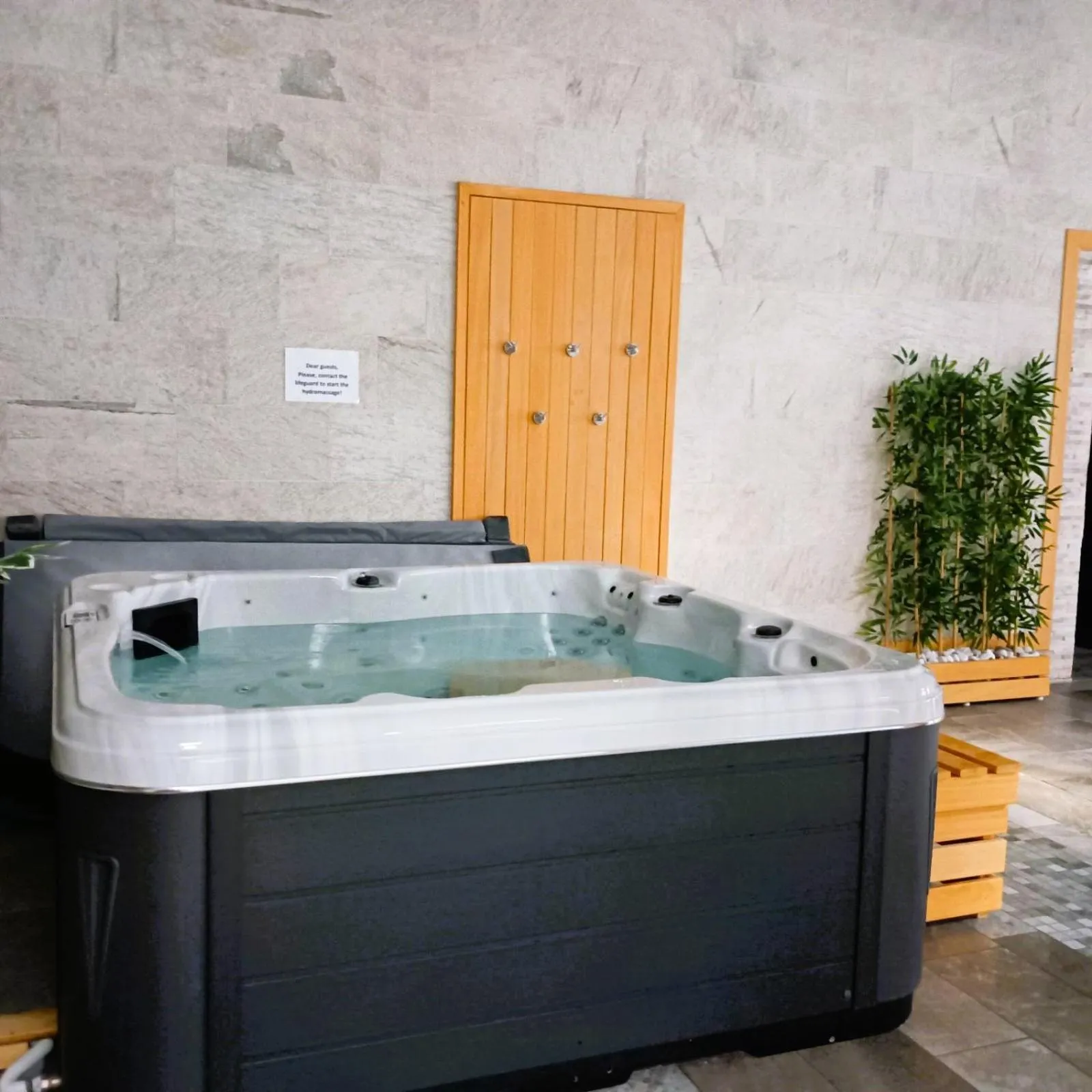 Hot Tub in 7 Pools SPA Boutique Hotel